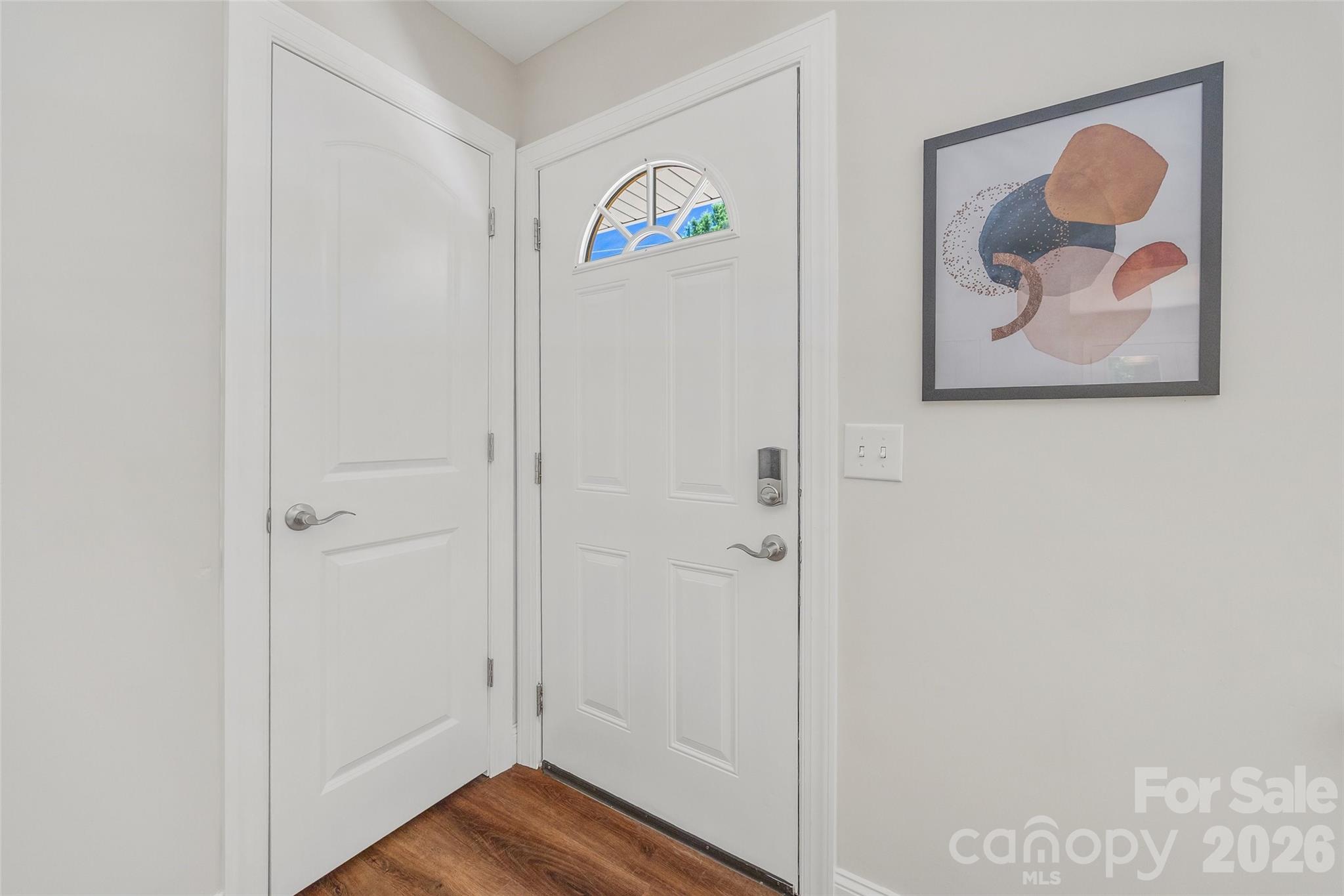 2111 Shalimar Drive Property Photo 3