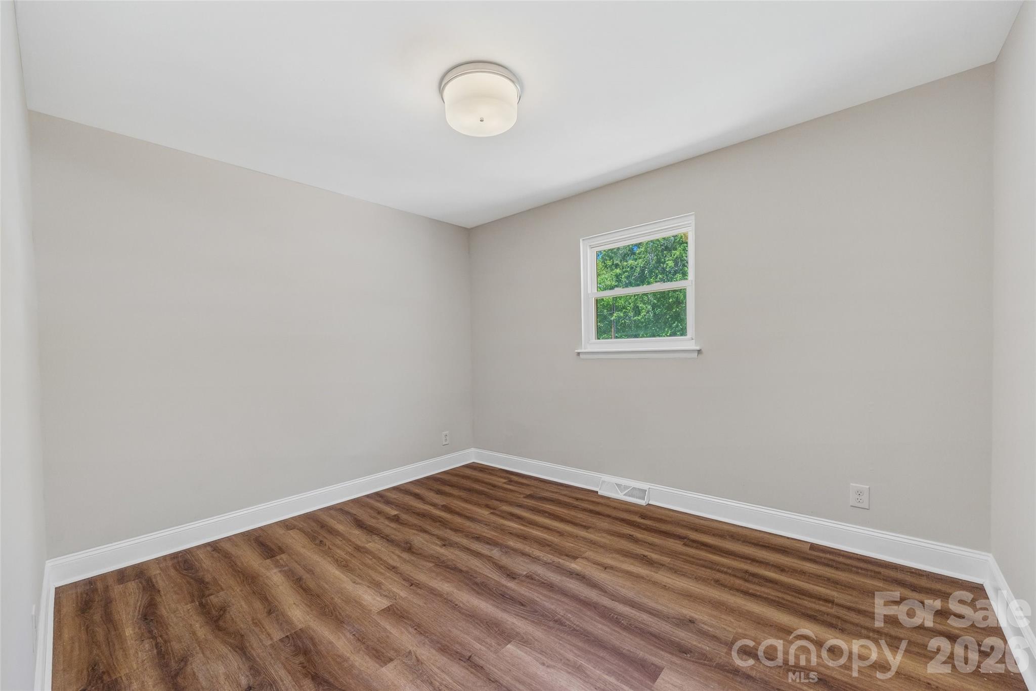 2111 Shalimar Drive Property Photo 17