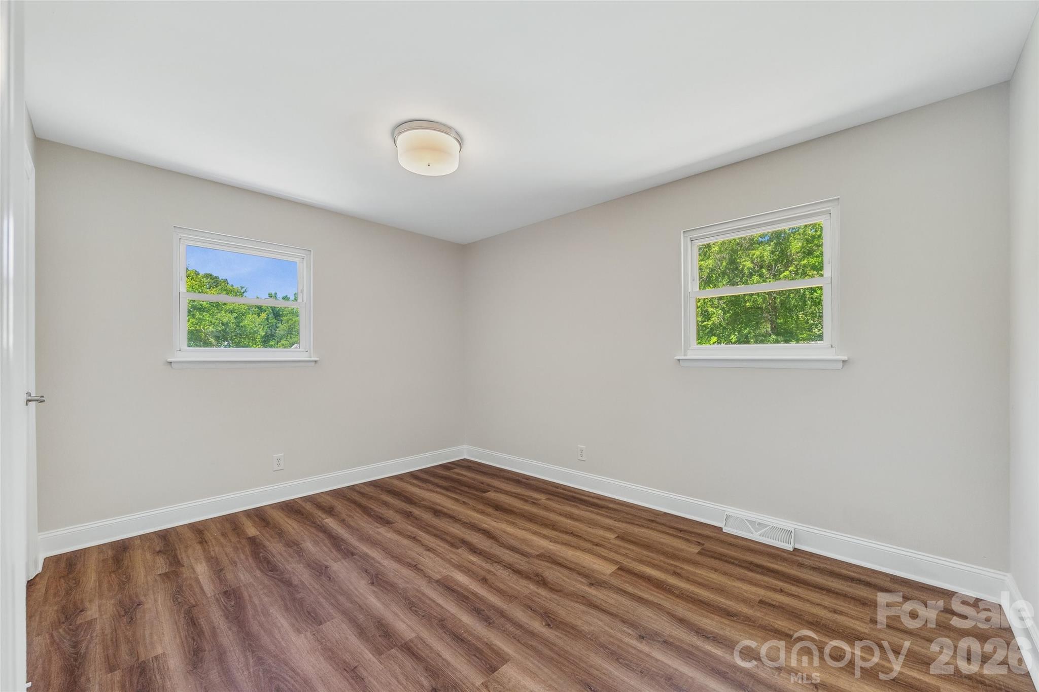 2111 Shalimar Drive Property Photo 18