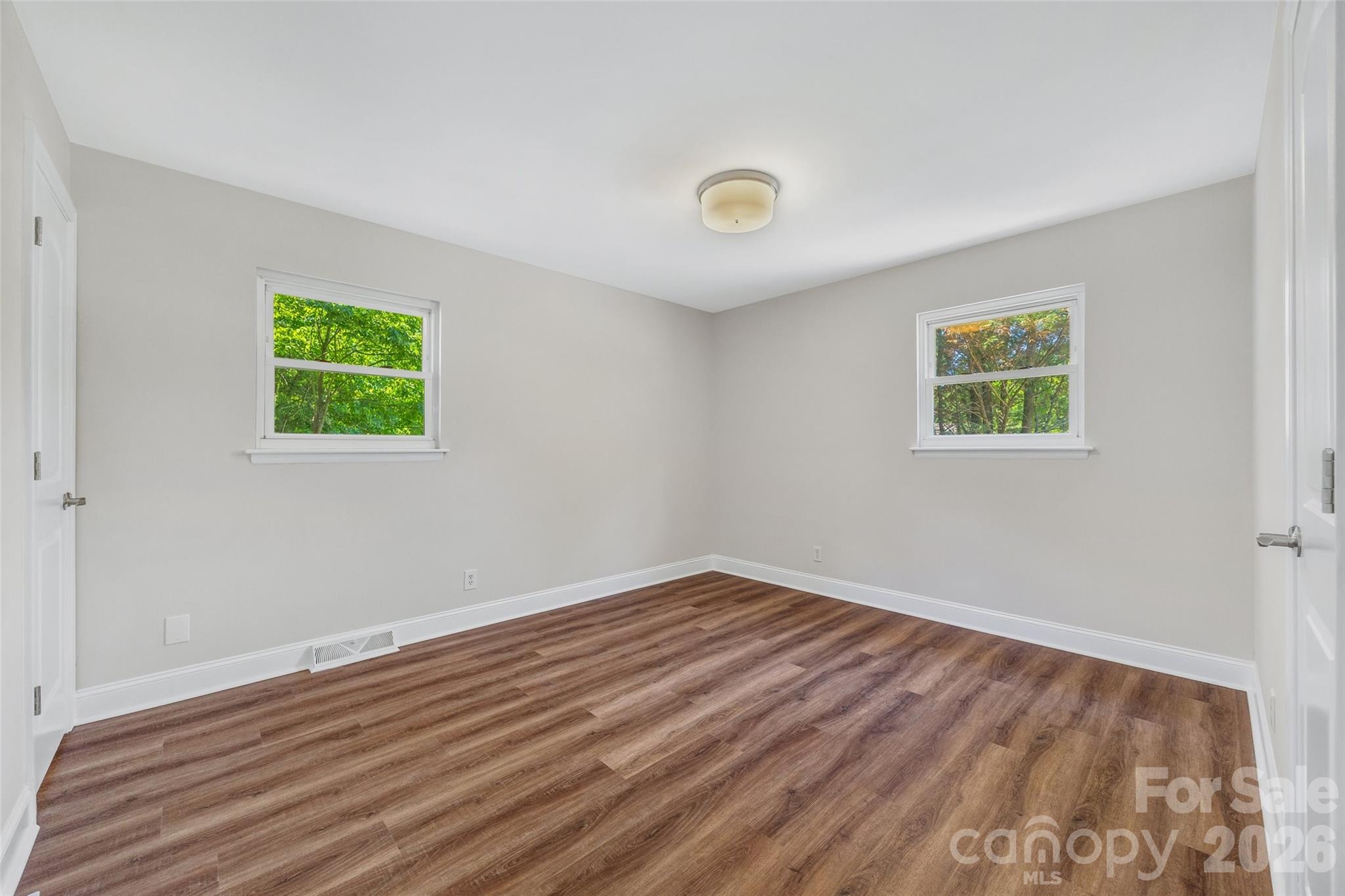 2111 Shalimar Drive Property Photo 19