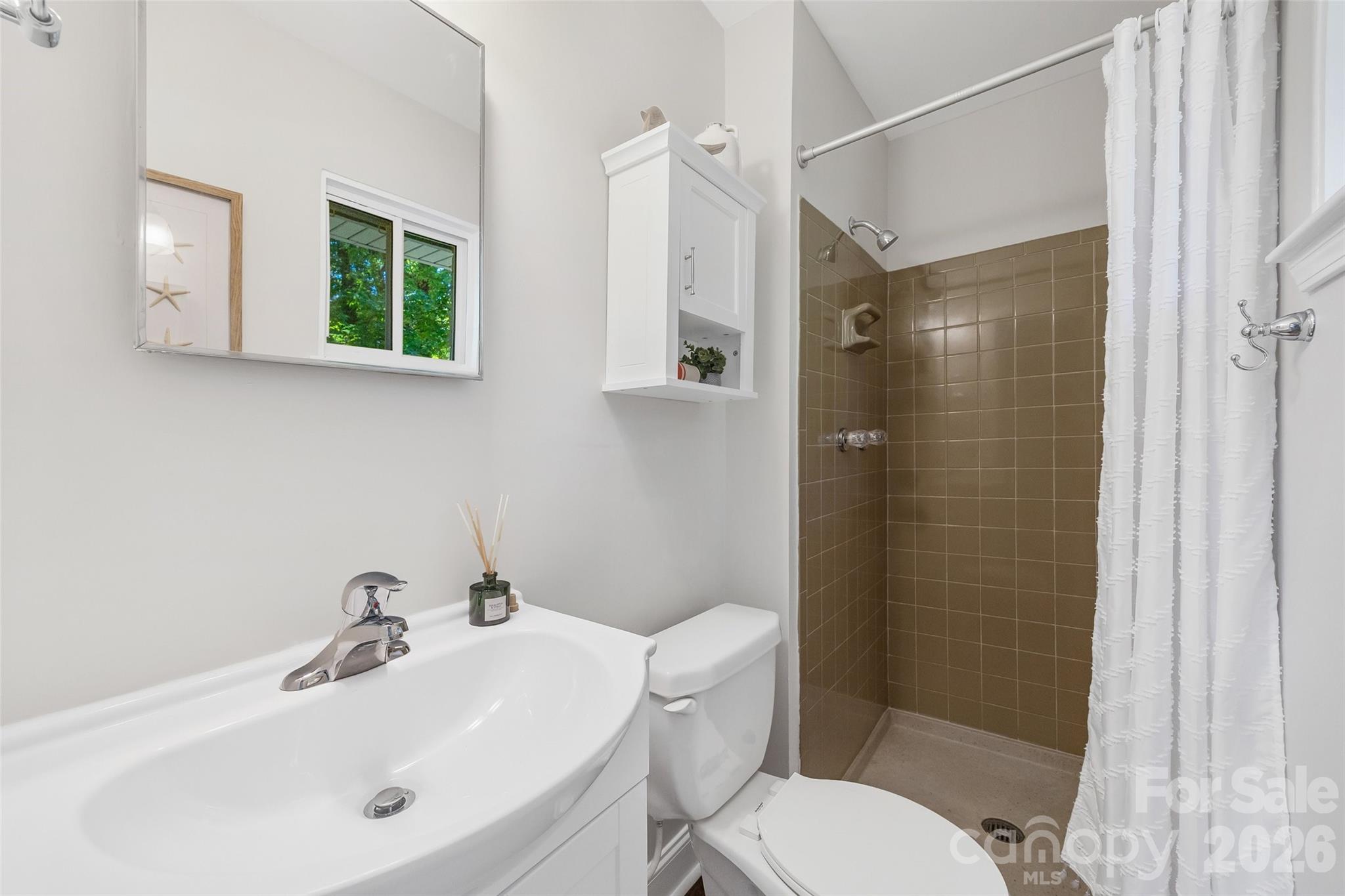 2111 Shalimar Drive Property Photo 21