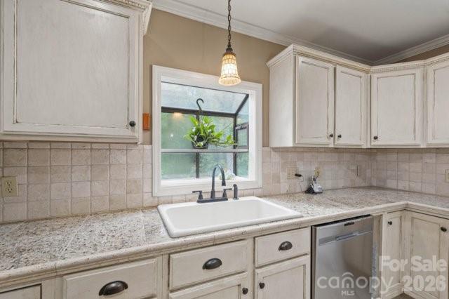 4013 Carlton Drive 1 Property Photo 15