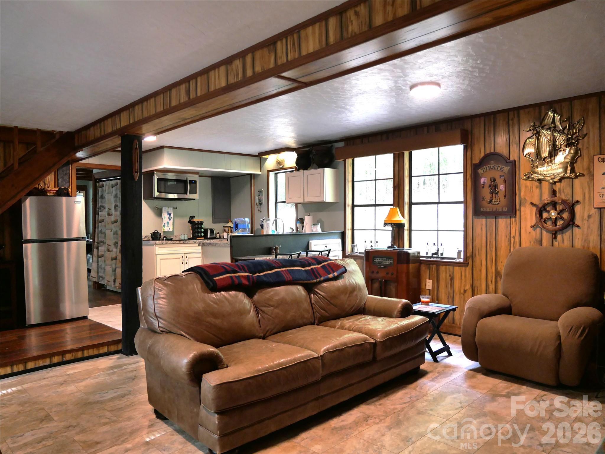 416 Lake Shore Drive Property Photo 12