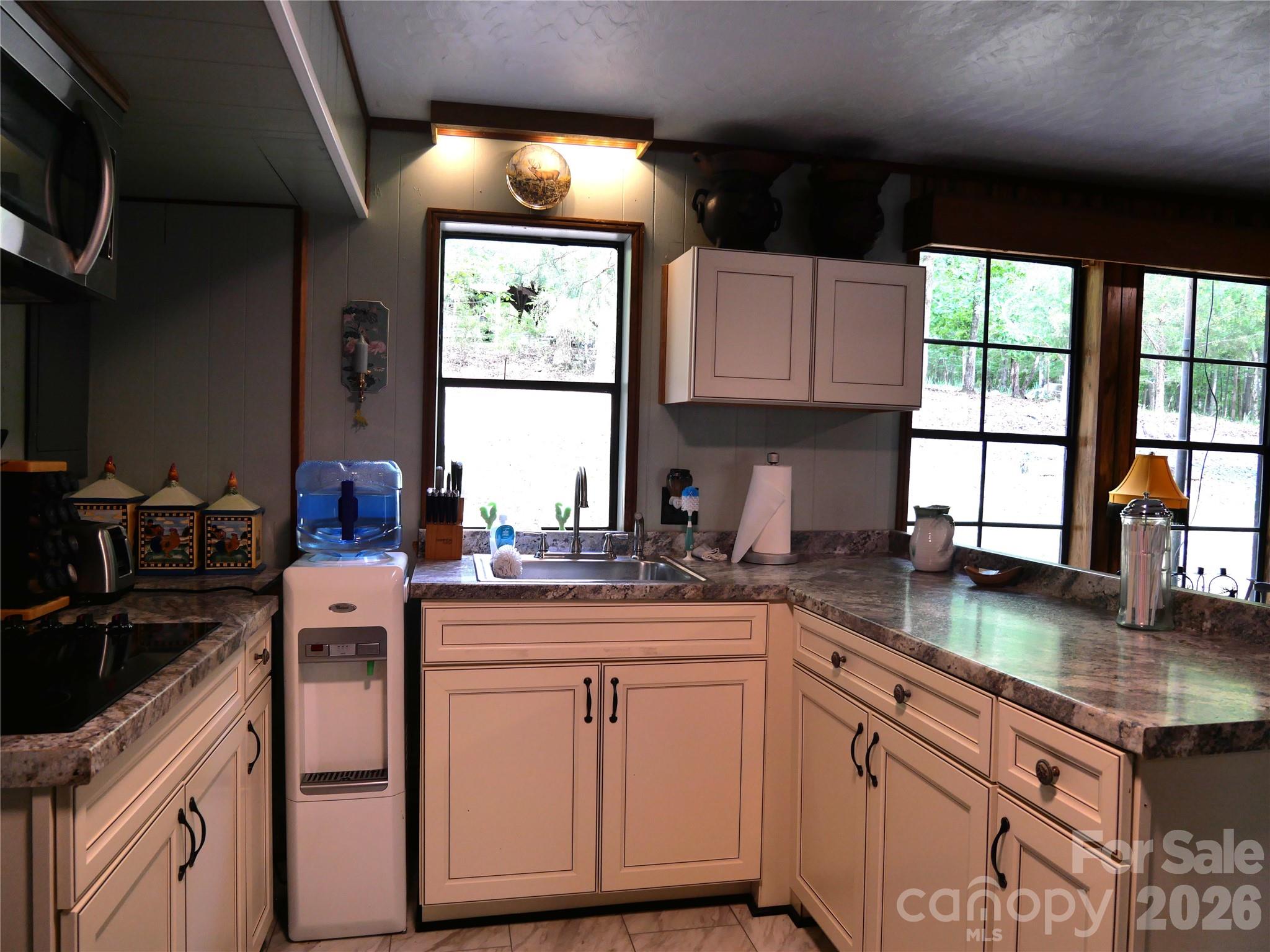 416 Lake Shore Drive Property Photo 13