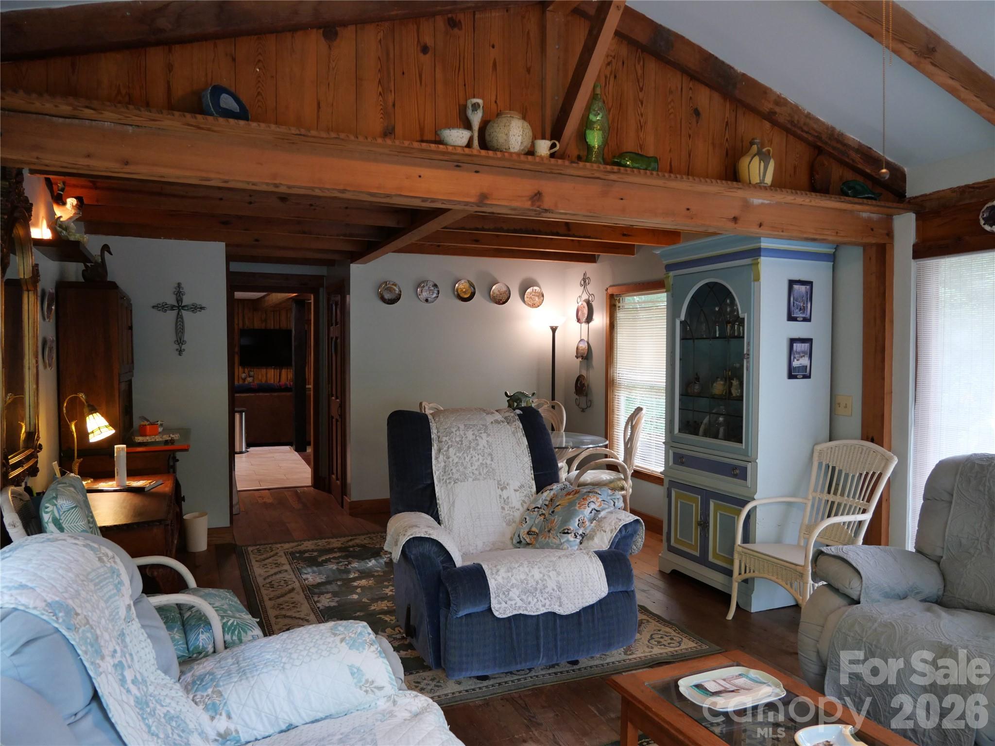 416 Lake Shore Drive Property Photo 14