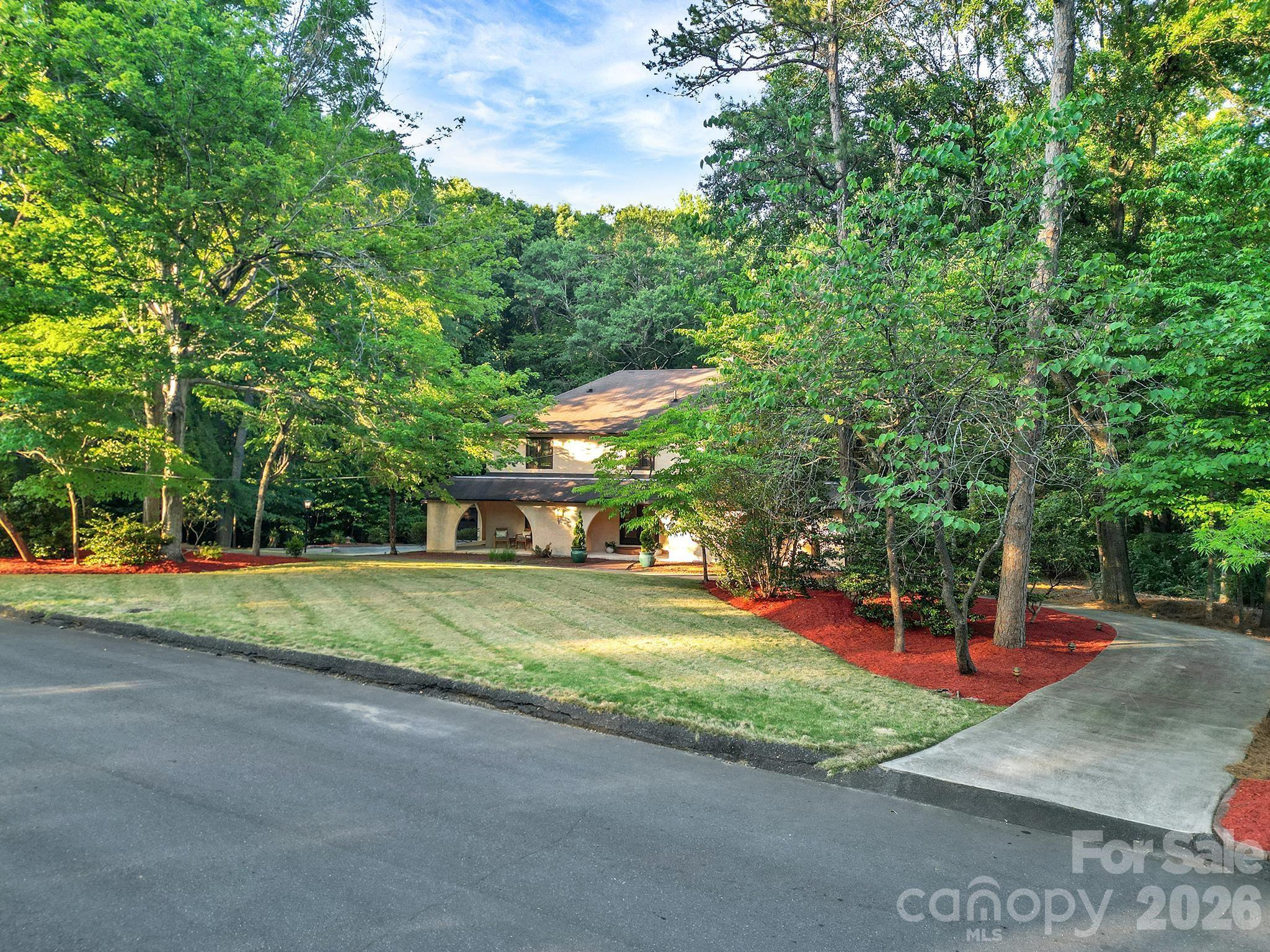 6512 Carmel Hills Drive Property Photo 2