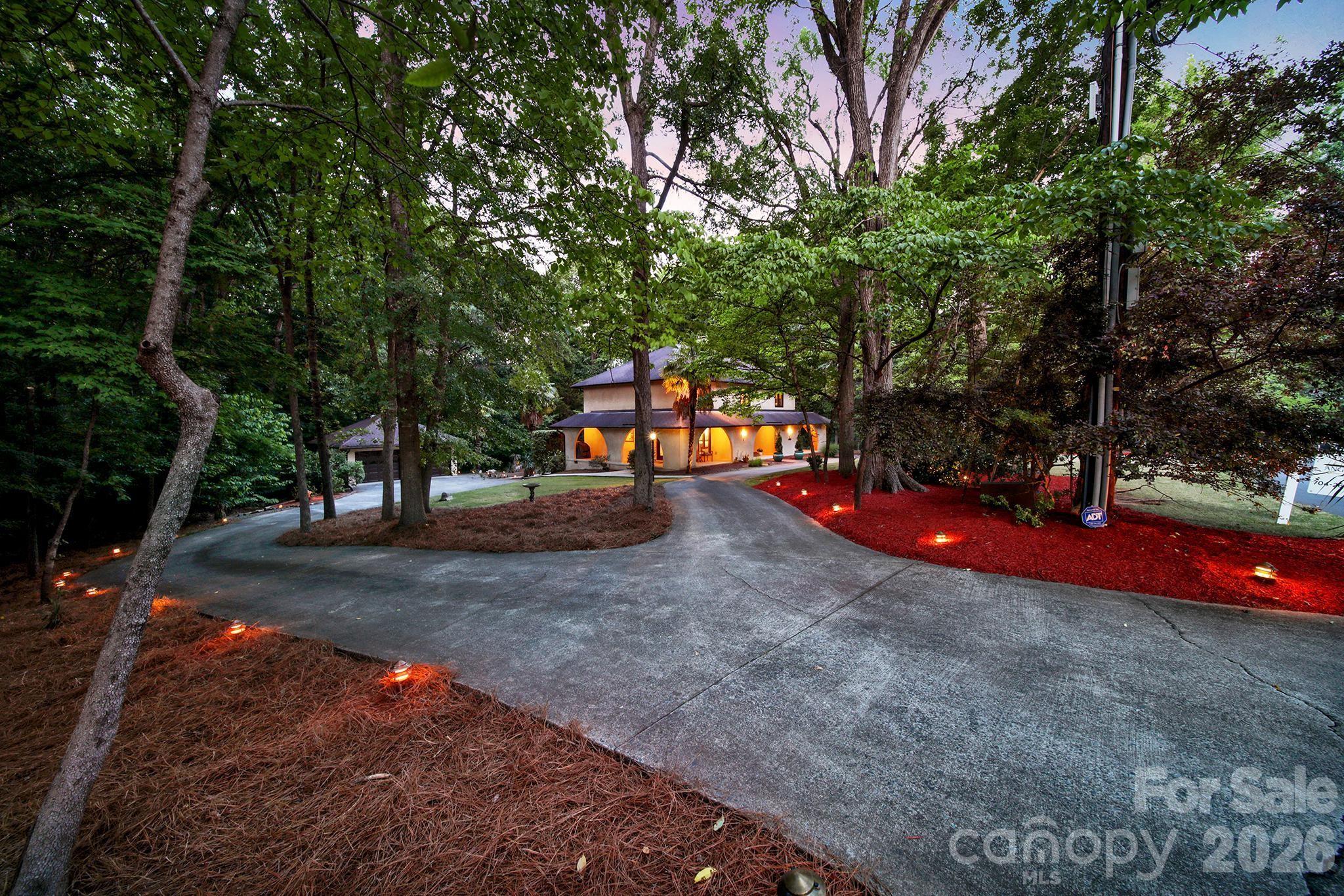 6512 Carmel Hills Drive Property Photo 4