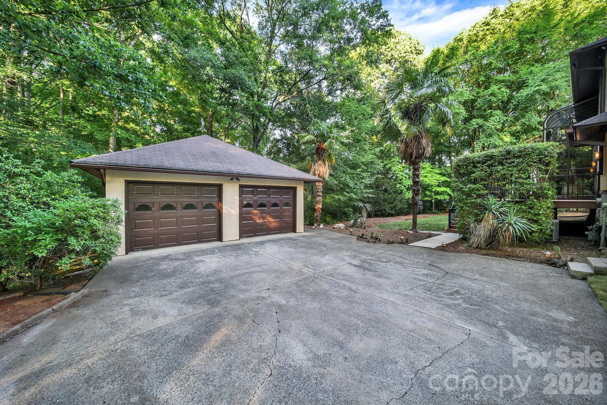 6512 Carmel Hills Drive Property Photo 12