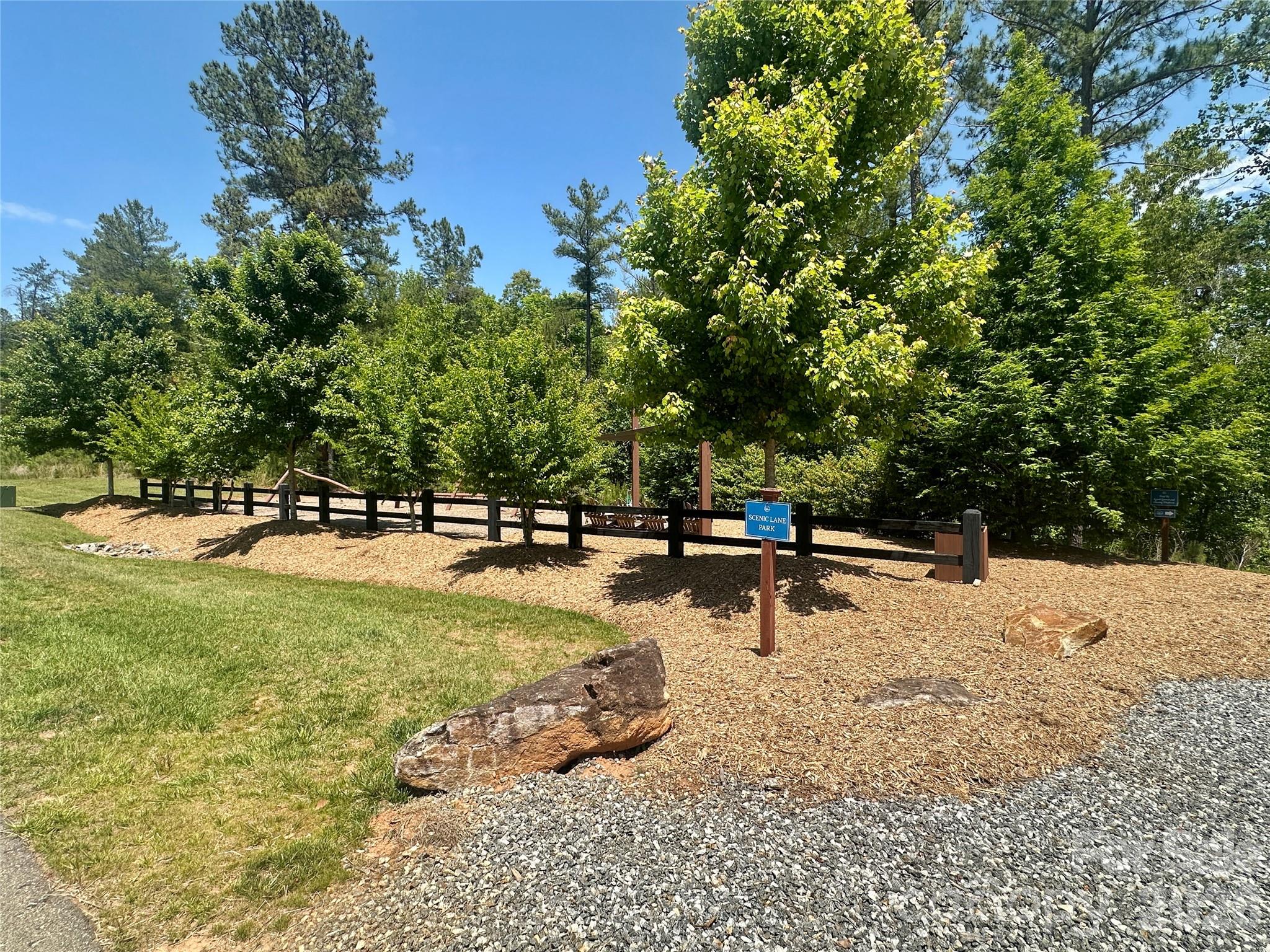 200 Westward Drive Property Photo 4