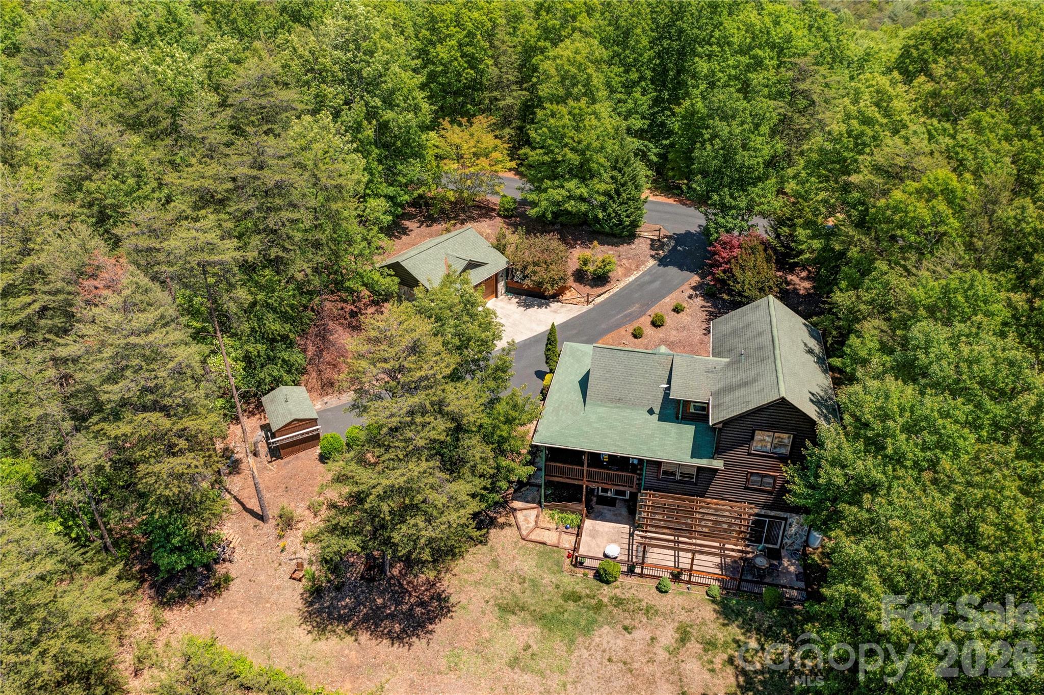 389 Woodgate Drive Property Photo 3