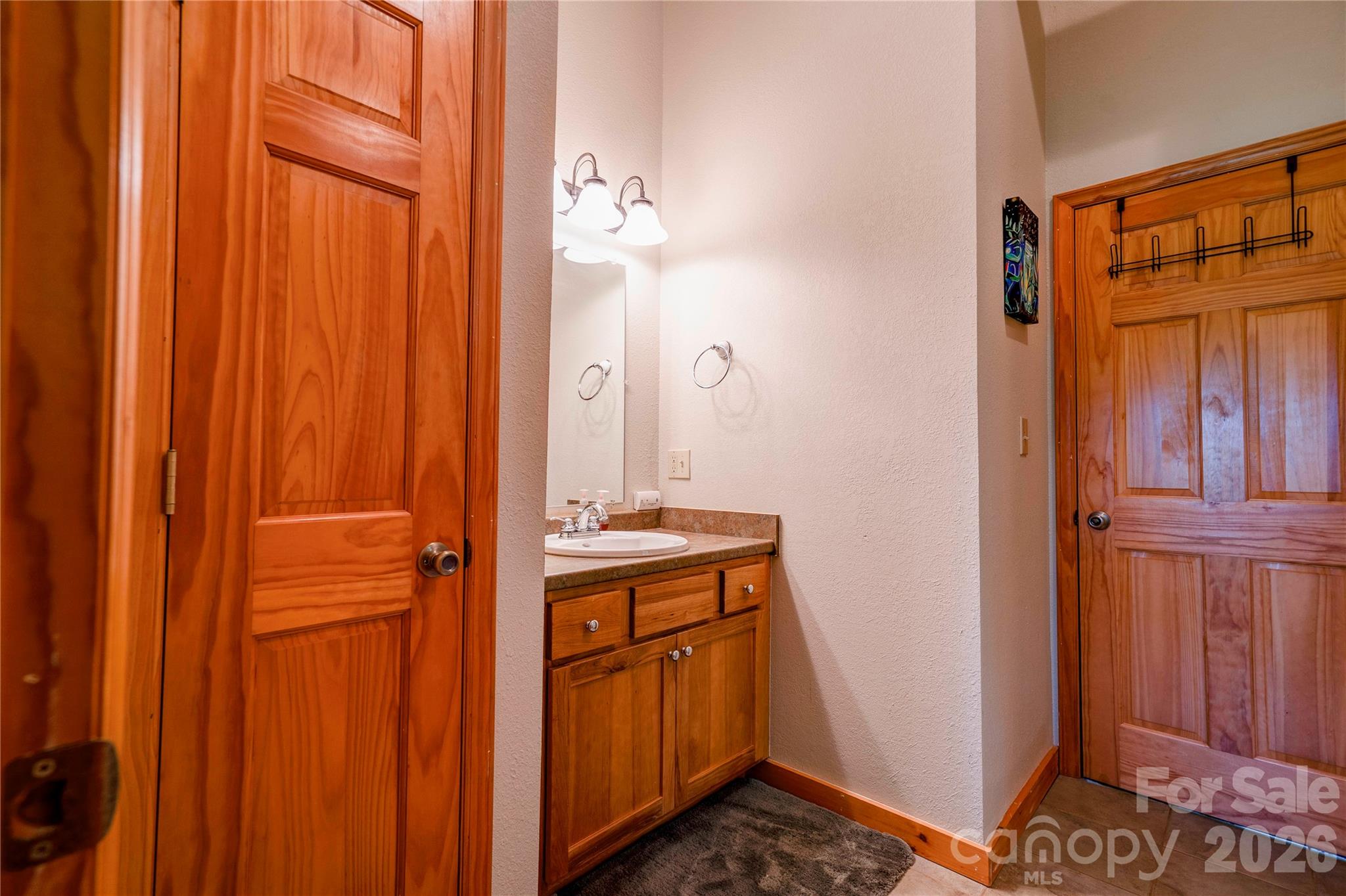 389 Woodgate Drive Property Photo 29