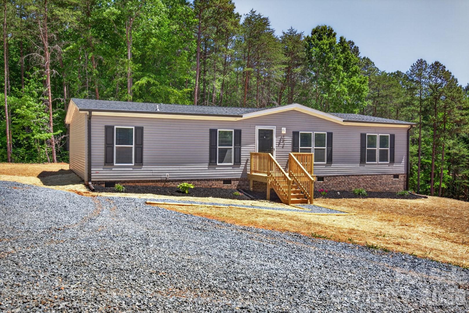 194 Harvick Lane Property Photo 2