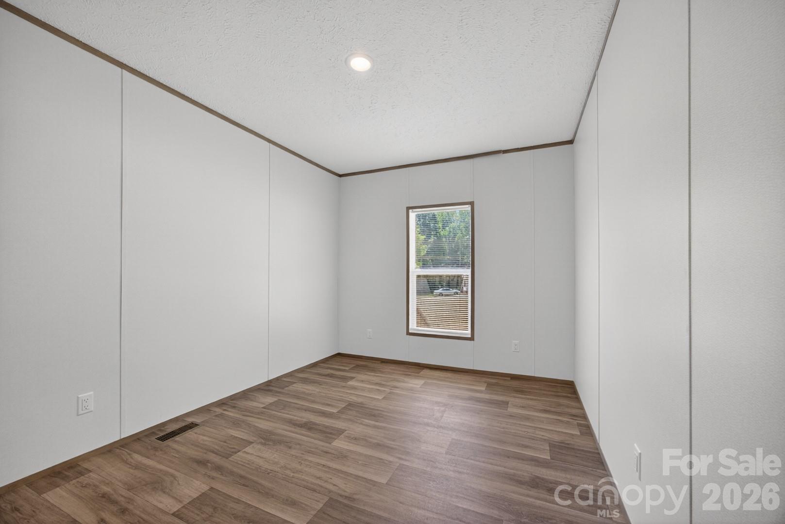 194 Harvick Lane Property Photo 31