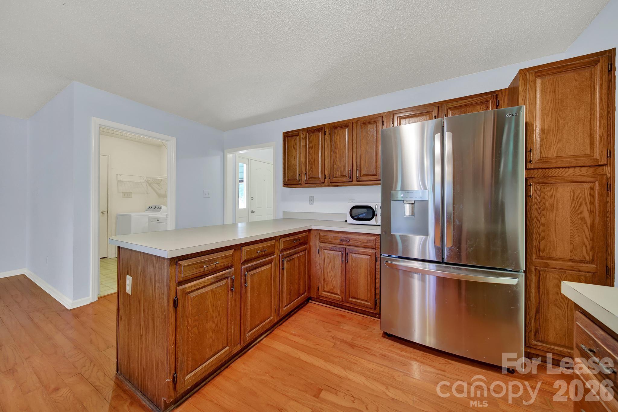 3421 Crescent Knoll Drive Property Photo 5