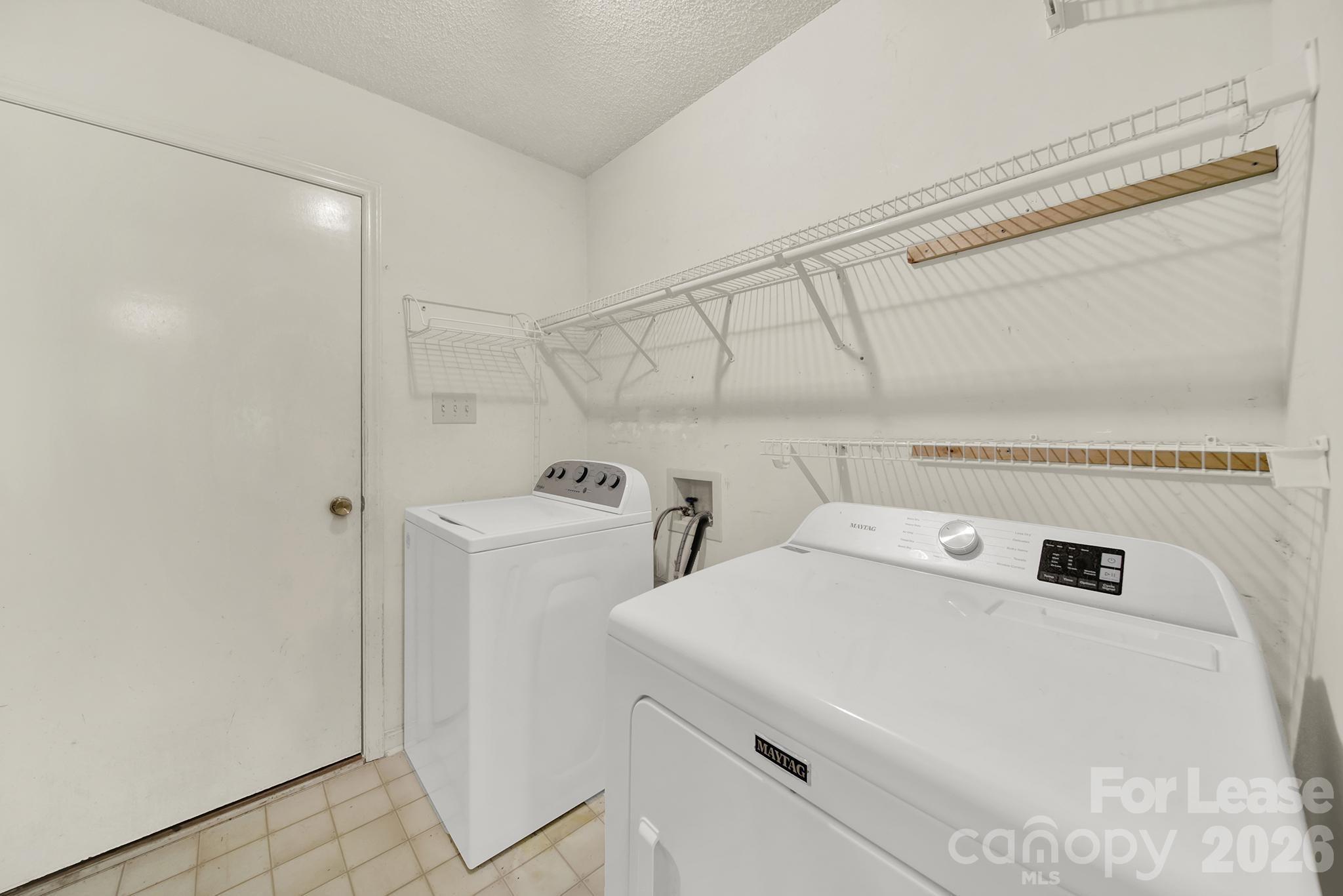 3421 Crescent Knoll Drive Property Photo 7