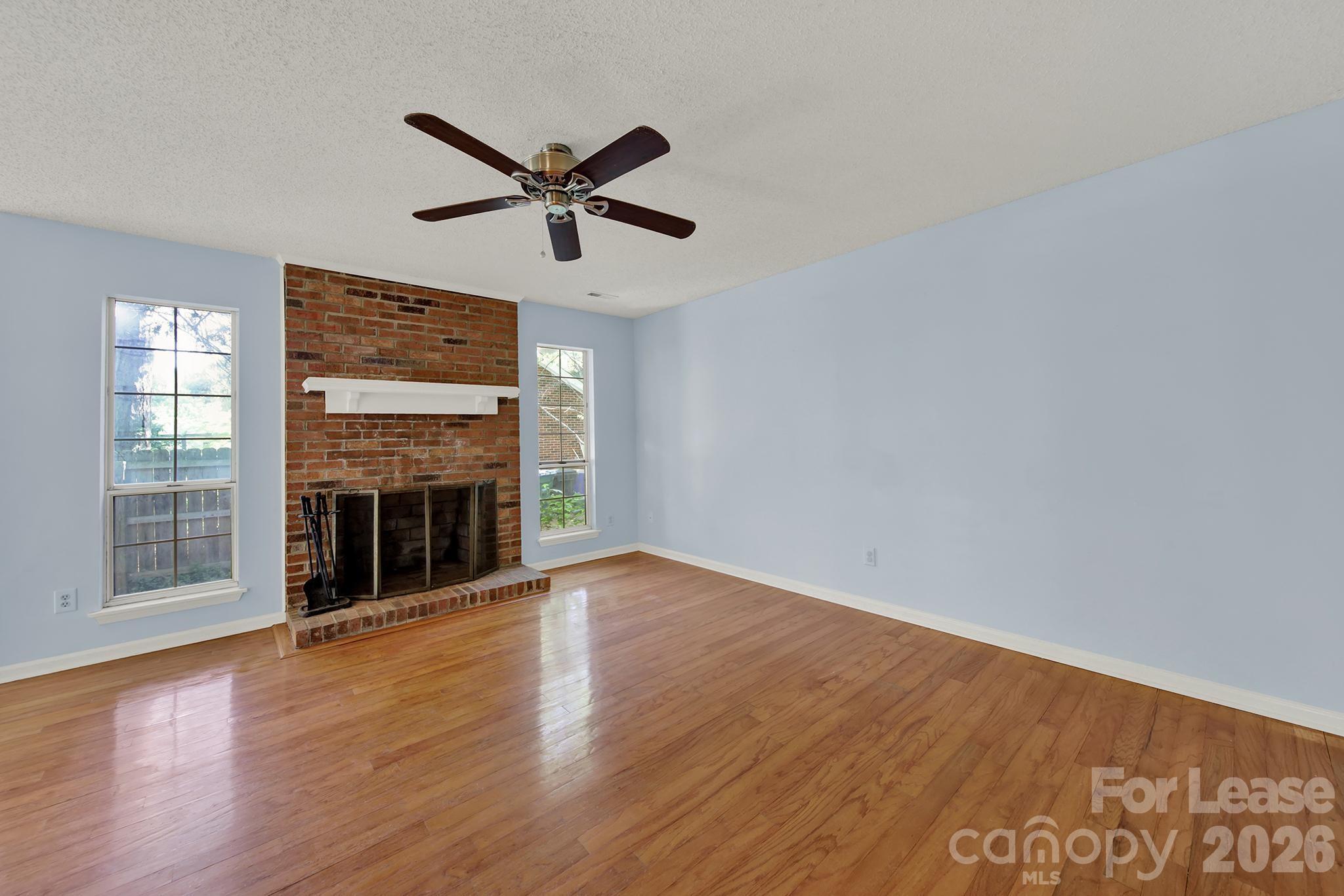 3421 Crescent Knoll Drive Property Photo 8