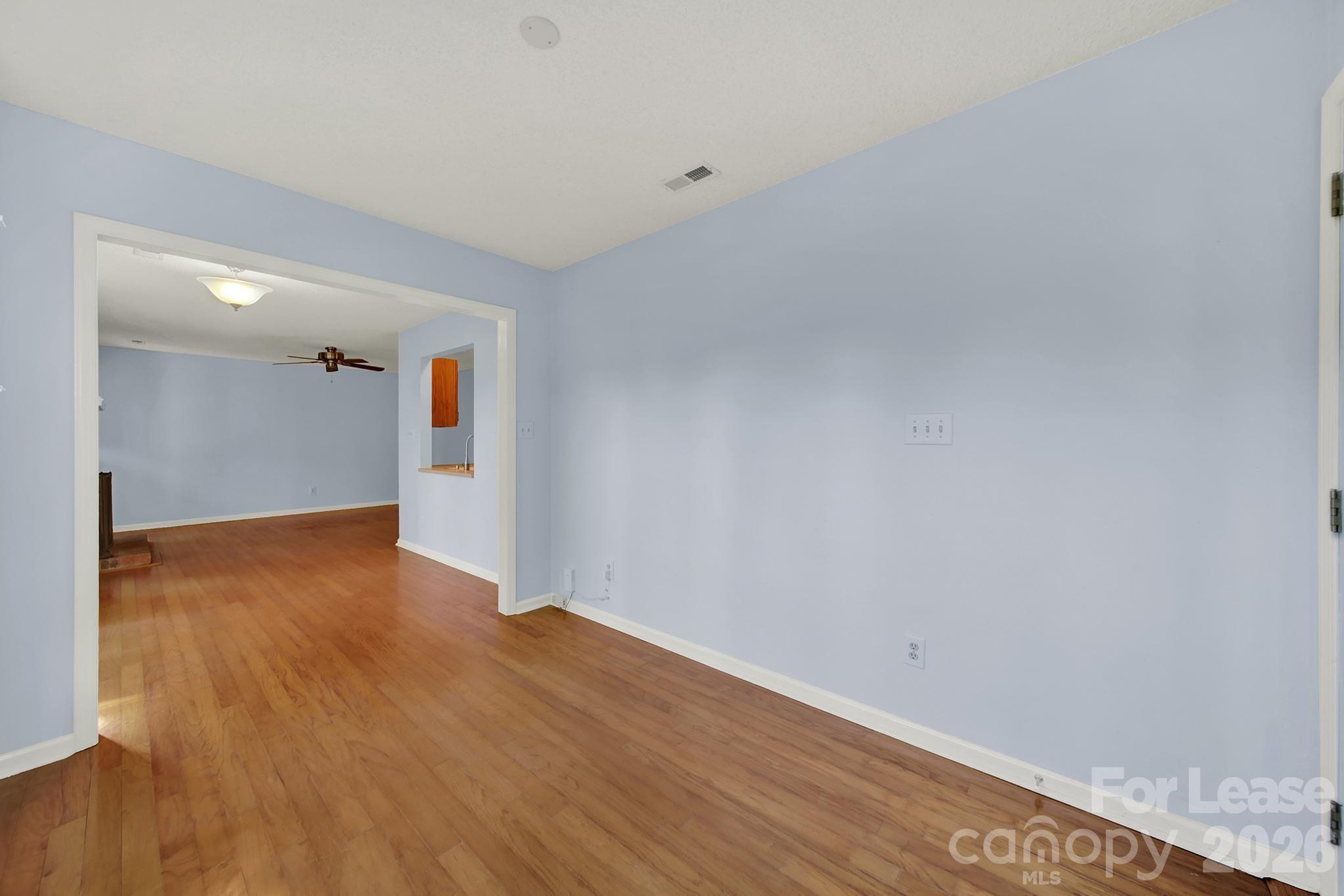 3421 Crescent Knoll Drive Property Photo 12