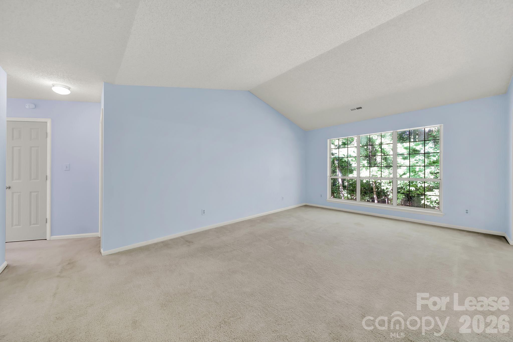 3421 Crescent Knoll Drive Property Photo 13
