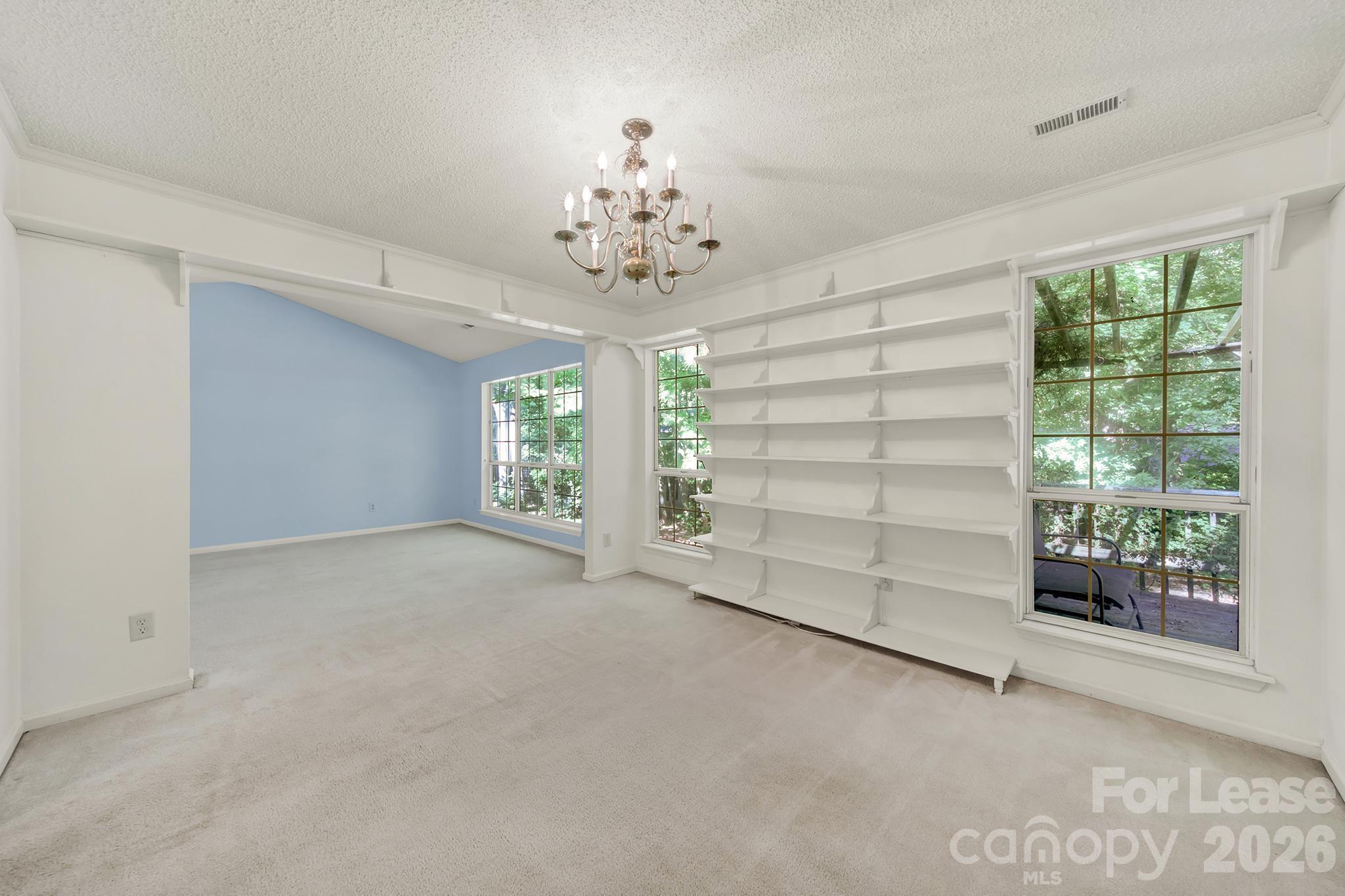 3421 Crescent Knoll Drive Property Photo 15