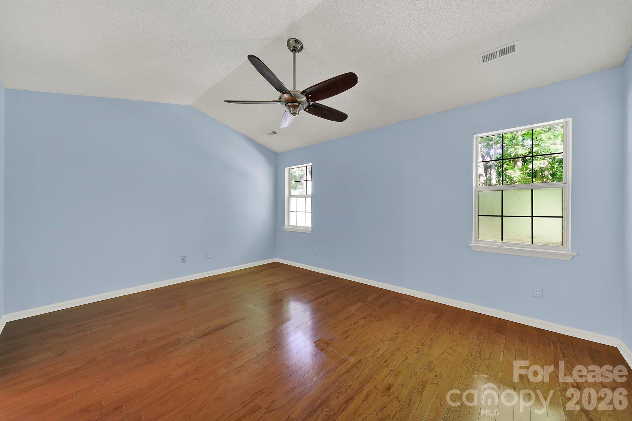 3421 Crescent Knoll Drive Property Photo 17
