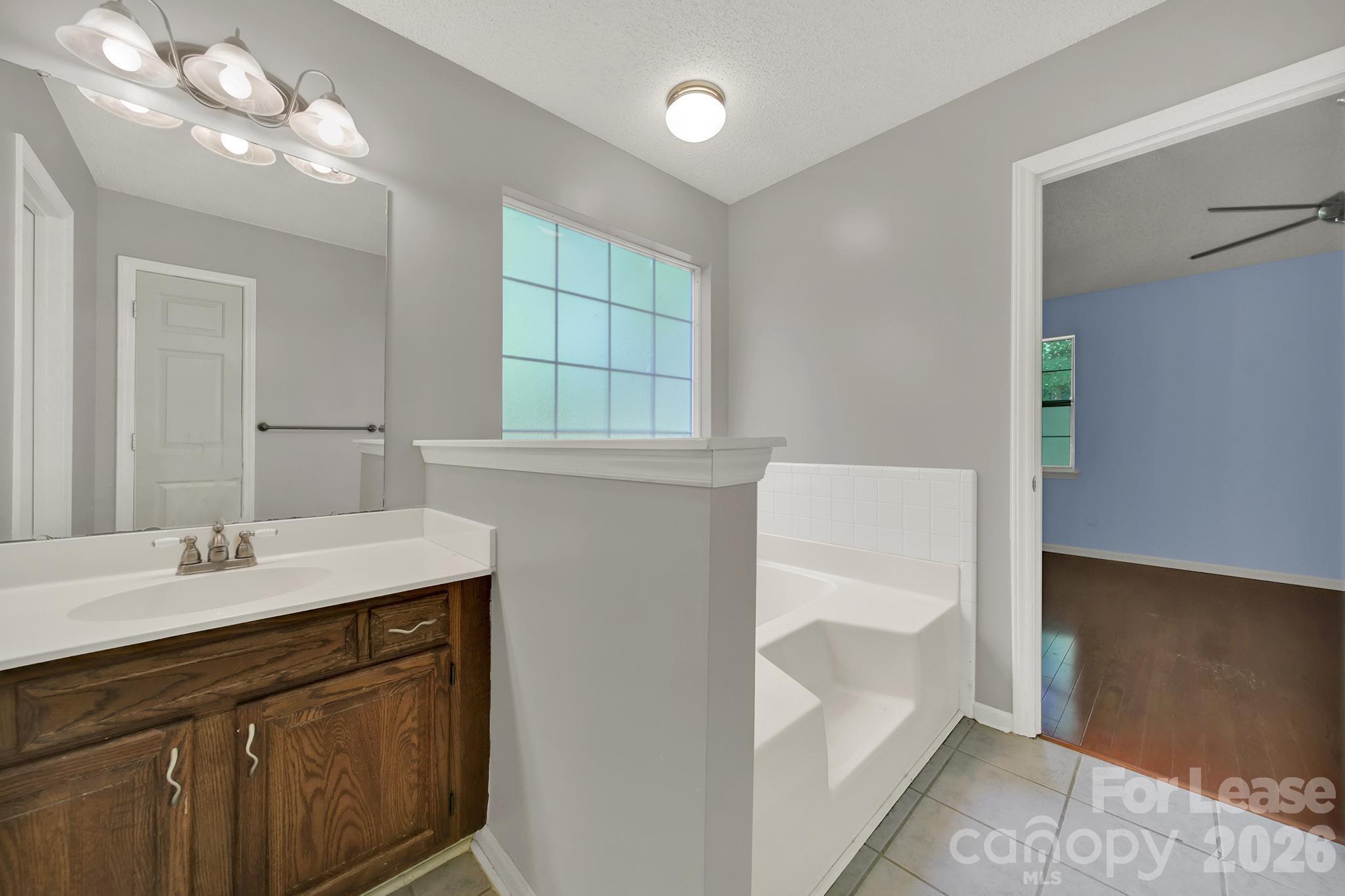 3421 Crescent Knoll Drive Property Photo 20