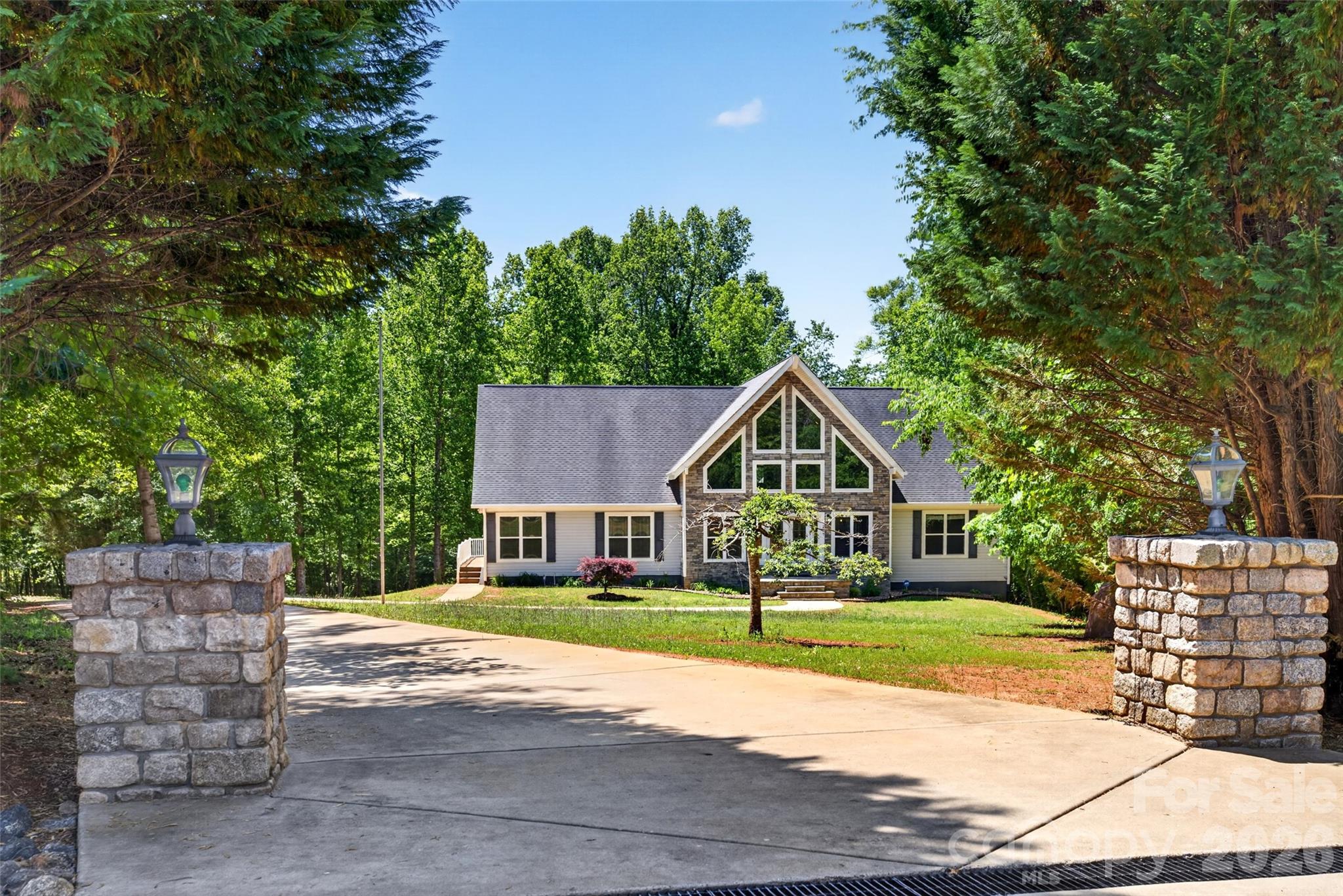 2977 Cabin Creek Drive Property Photo 5