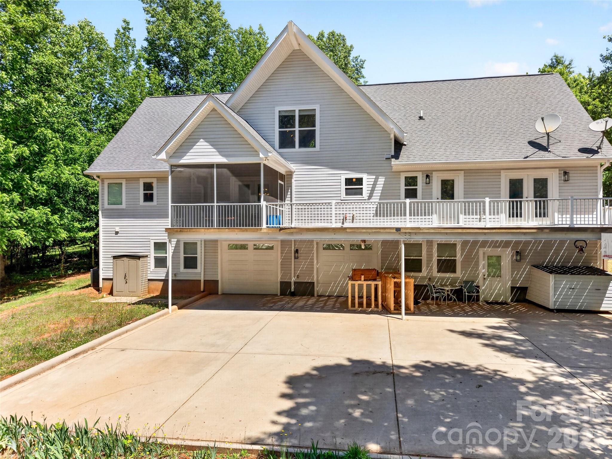 2977 Cabin Creek Drive Property Photo 6