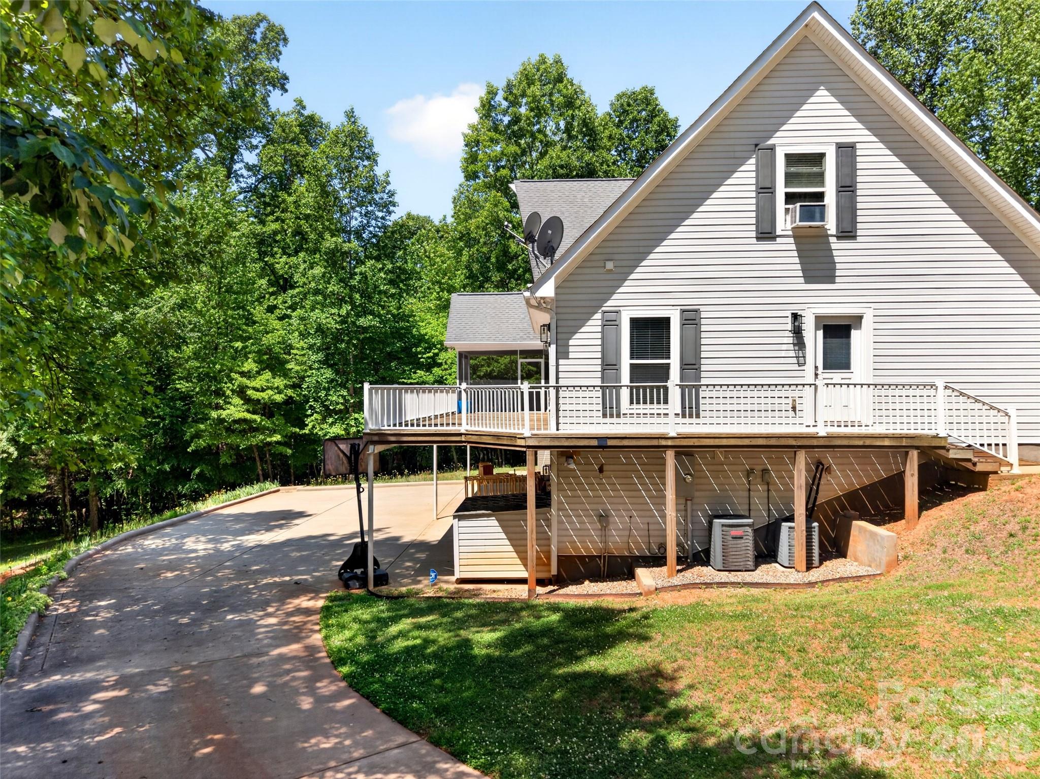 2977 Cabin Creek Drive Property Photo 10