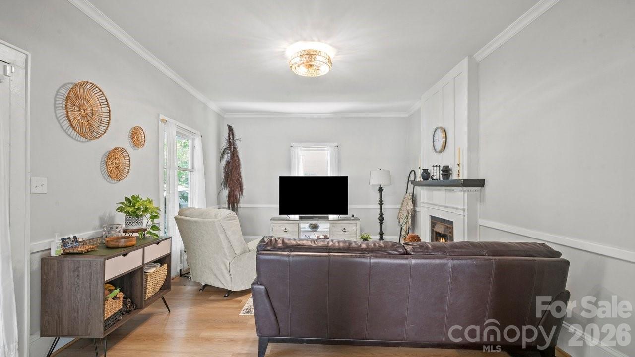 413 W 5th Avenue Property Photo 6