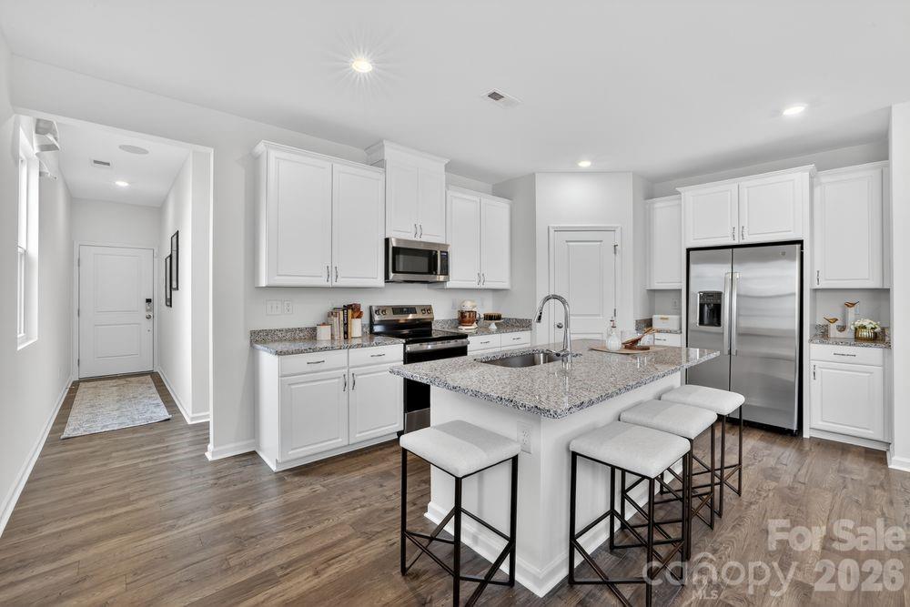 407 Silver Birch Court Property Photo 6
