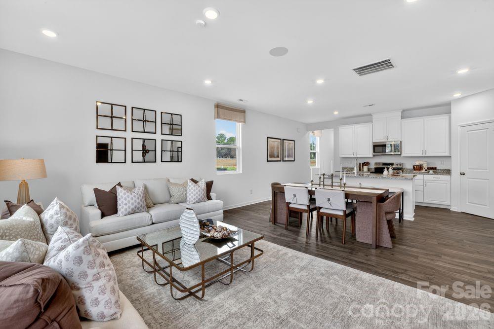 407 Silver Birch Court Property Photo 10