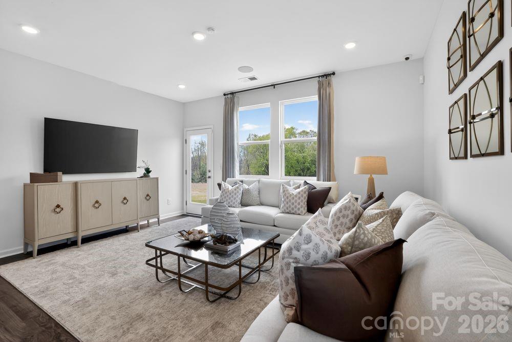 407 Silver Birch Court Property Photo 12