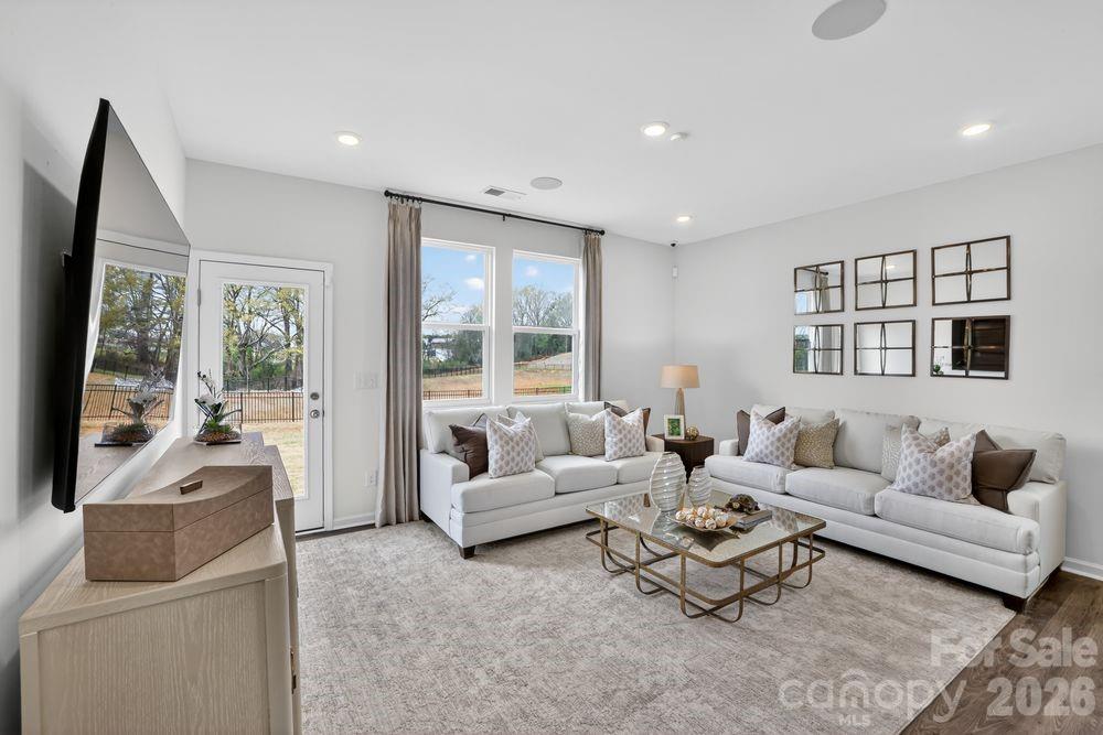 407 Silver Birch Court Property Photo 13