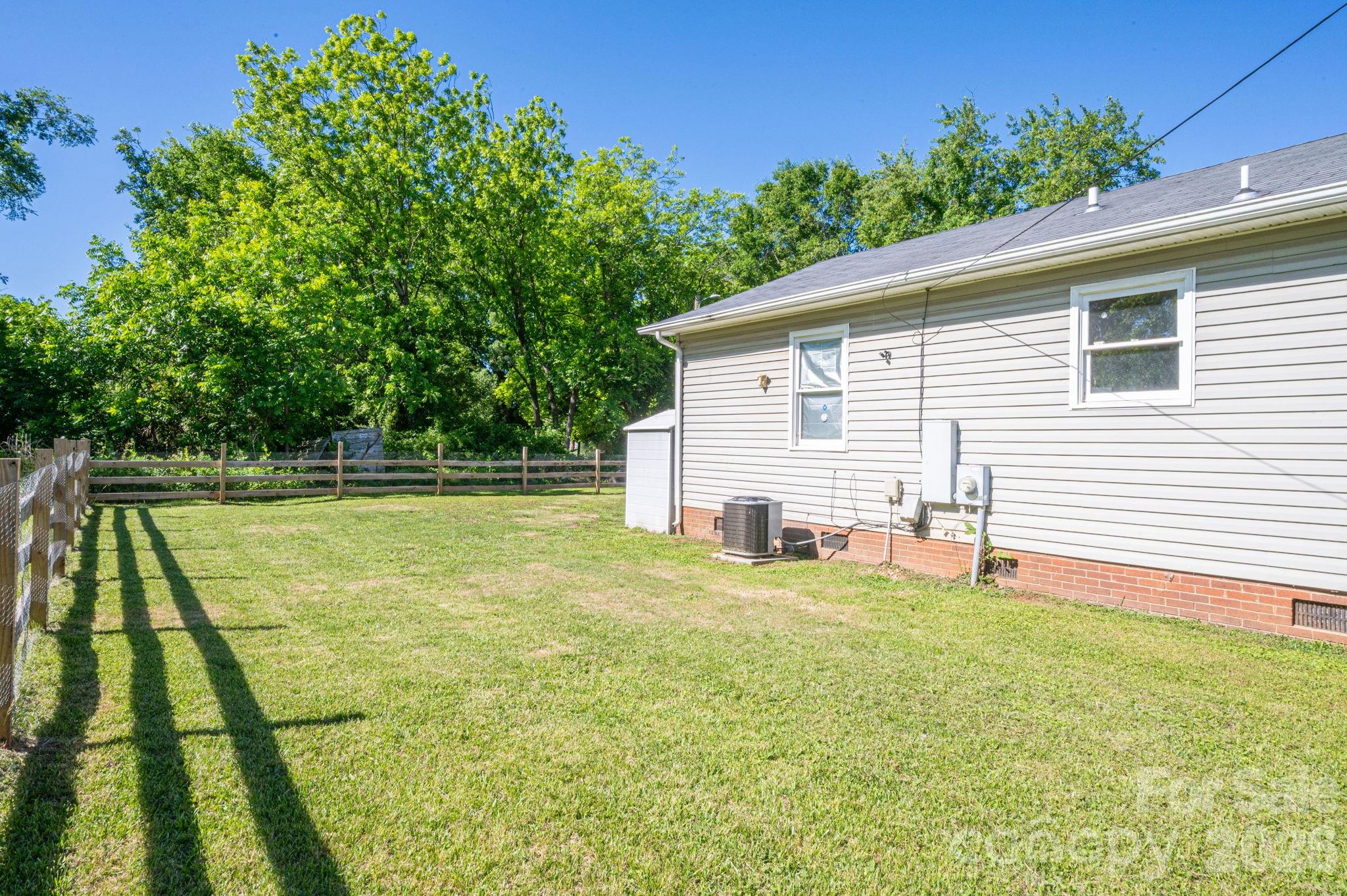 807 Willow Lane Property Photo 15