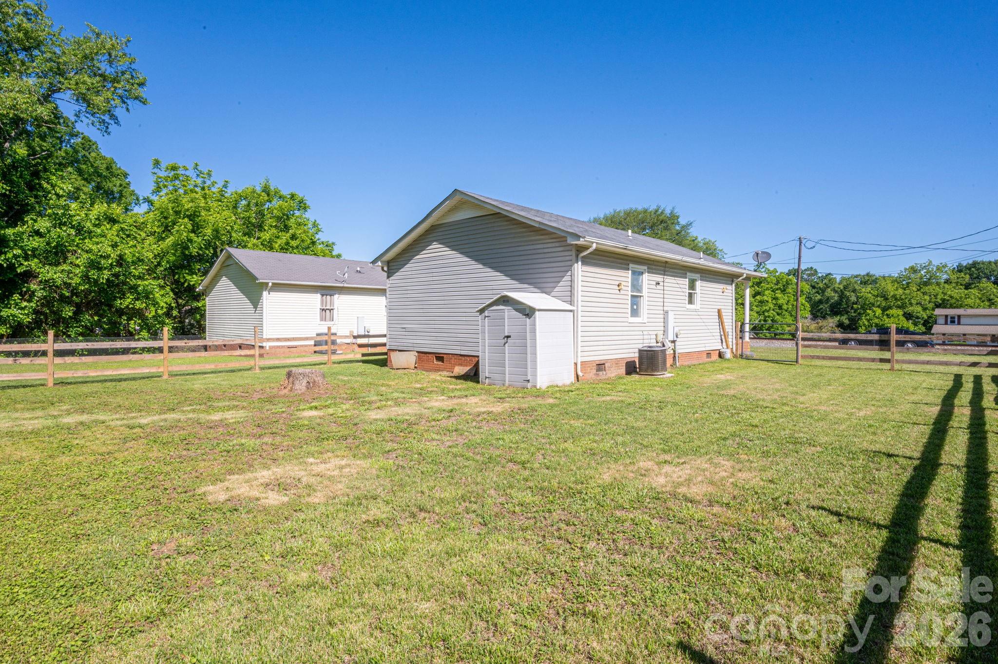 807 Willow Lane Property Photo 16