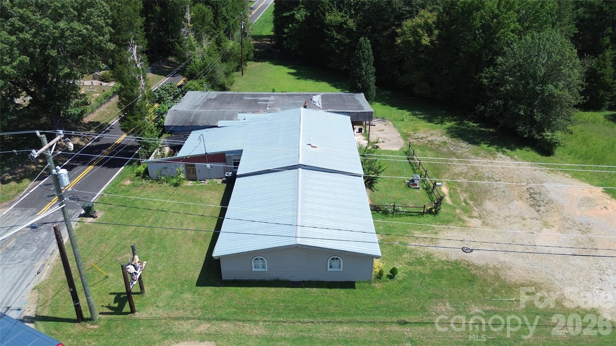 2246 N Aspen Street Property Photo 5
