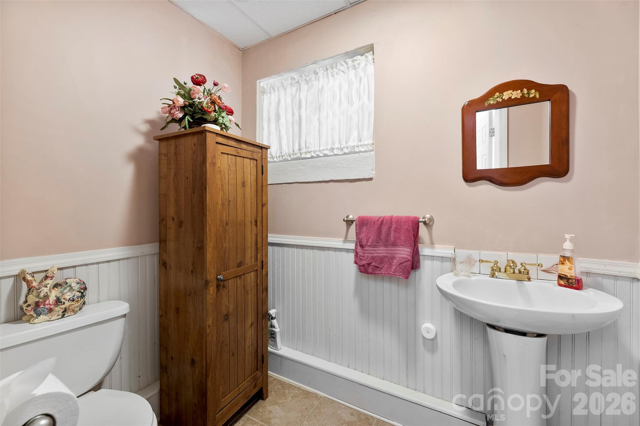 2246 N Aspen Street Property Photo 10