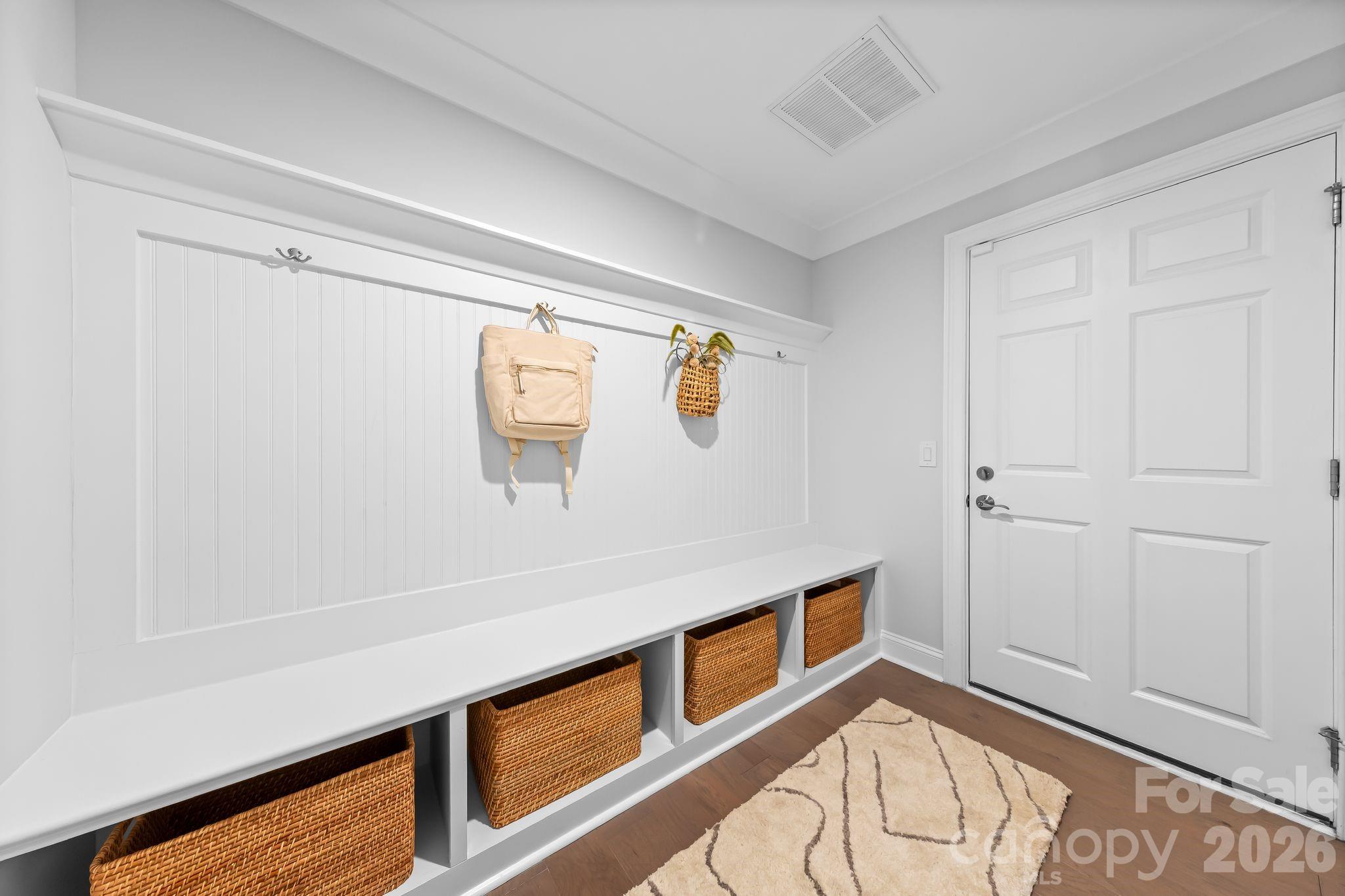 2525 Deacon Avenue Property Photo 6
