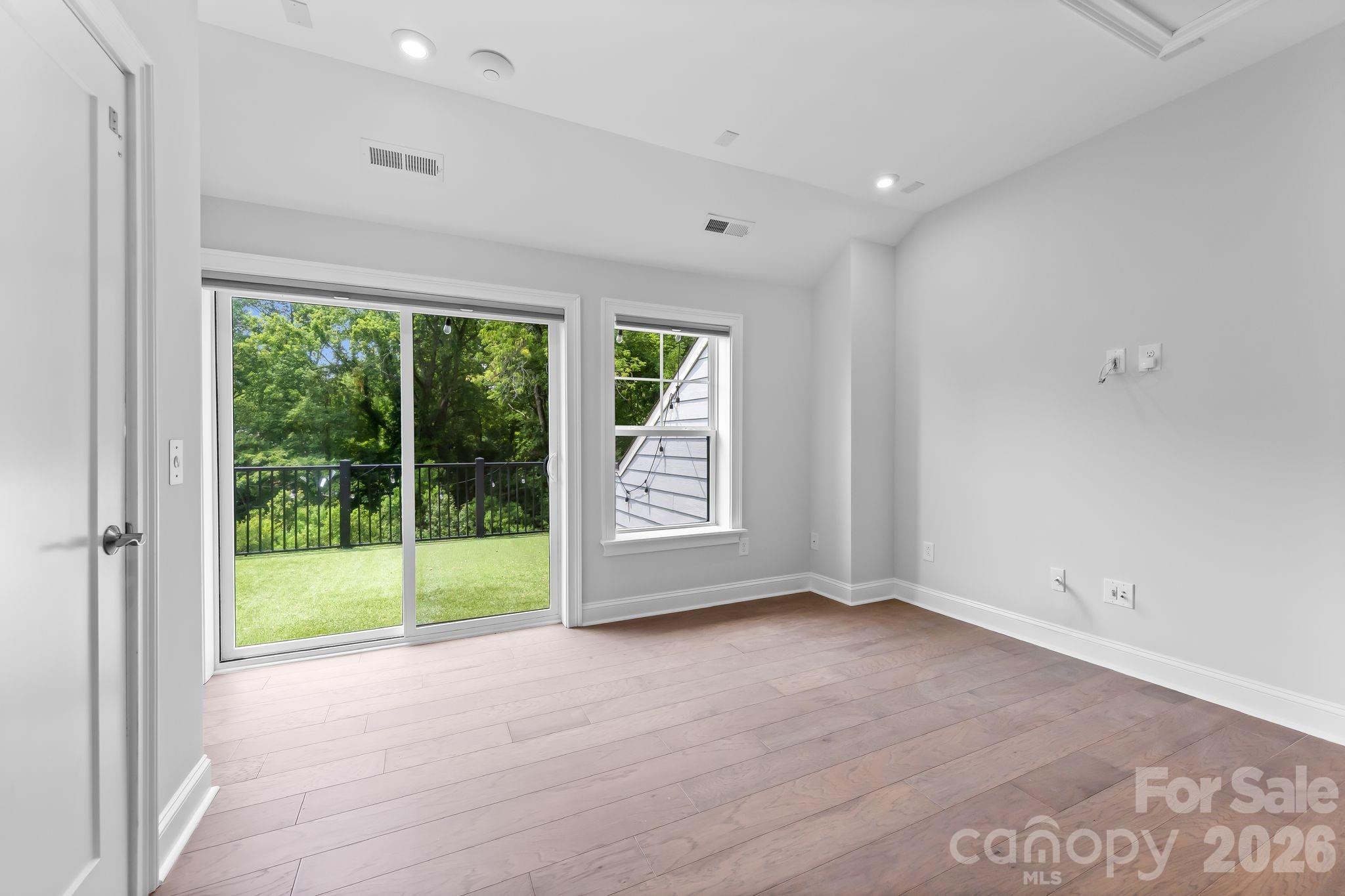 2525 Deacon Avenue Property Photo 41