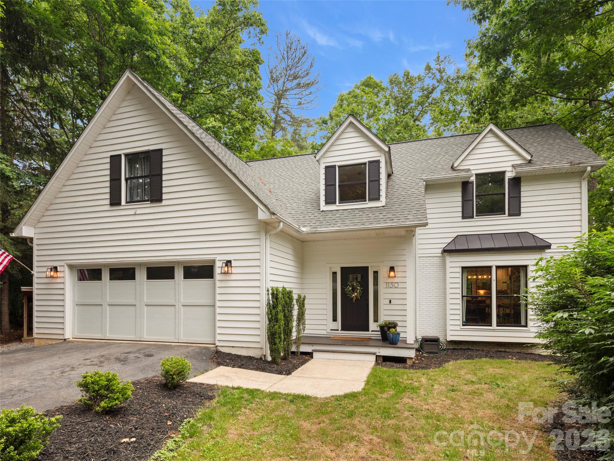 1130 New Castle Court Property Photo 1