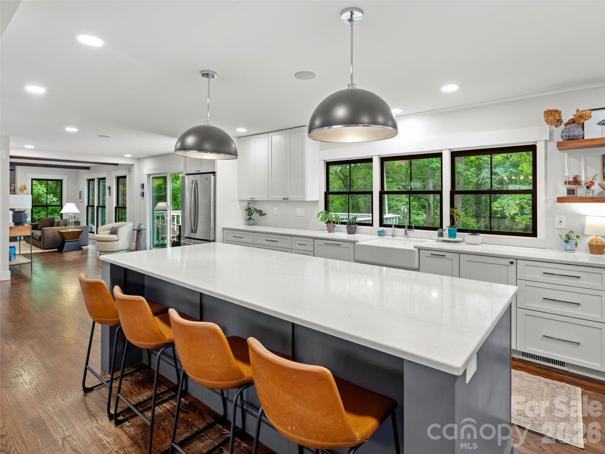 1130 New Castle Court Property Photo 10