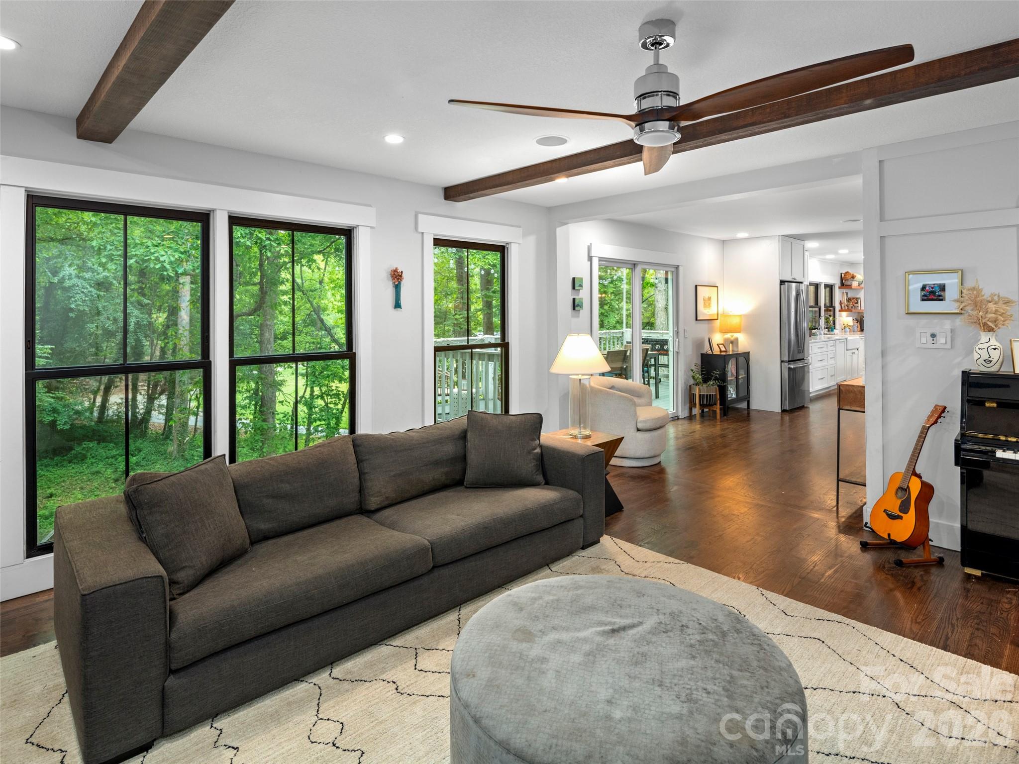 1130 New Castle Court Property Photo 12