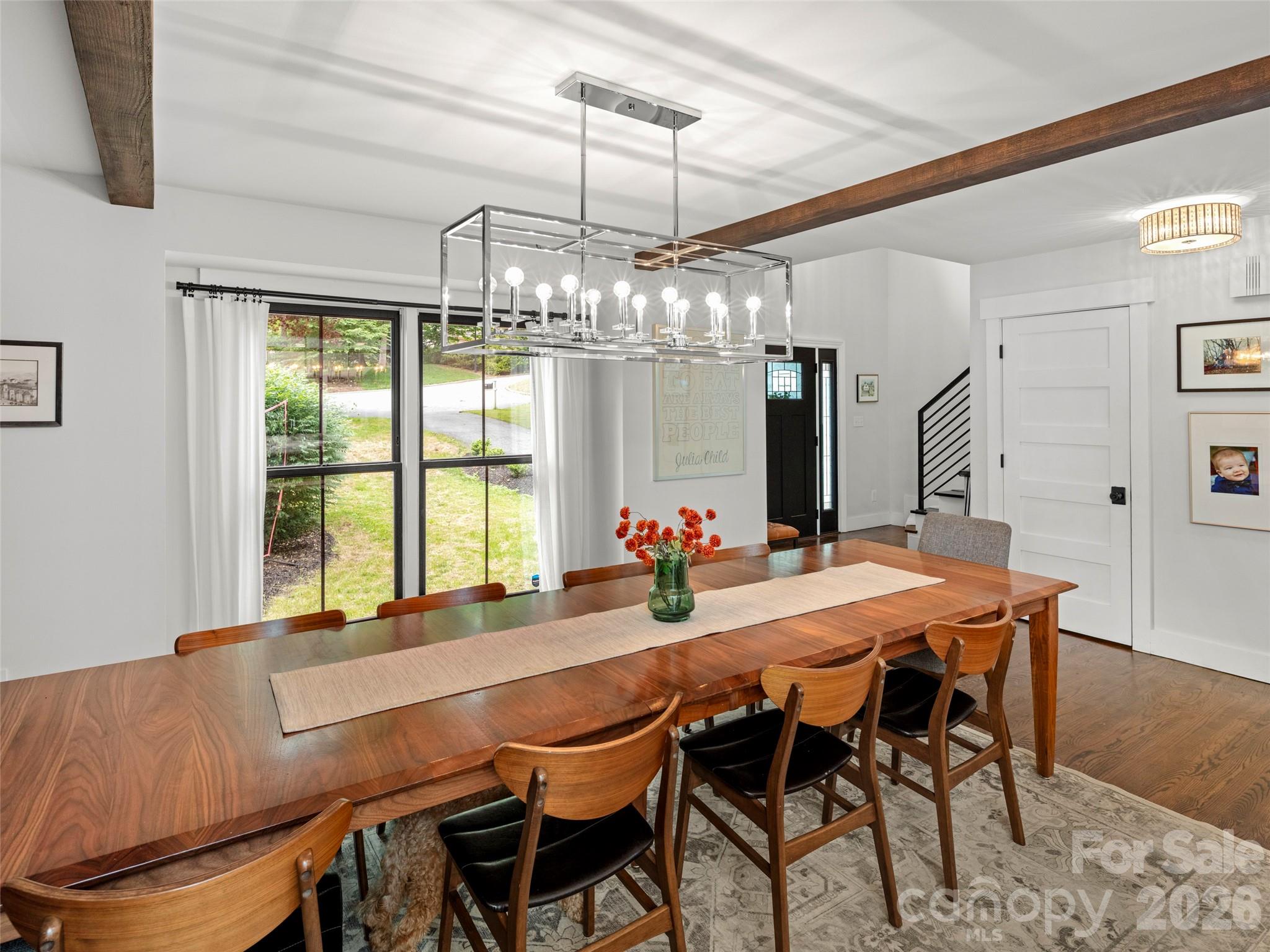 1130 New Castle Court Property Photo 13