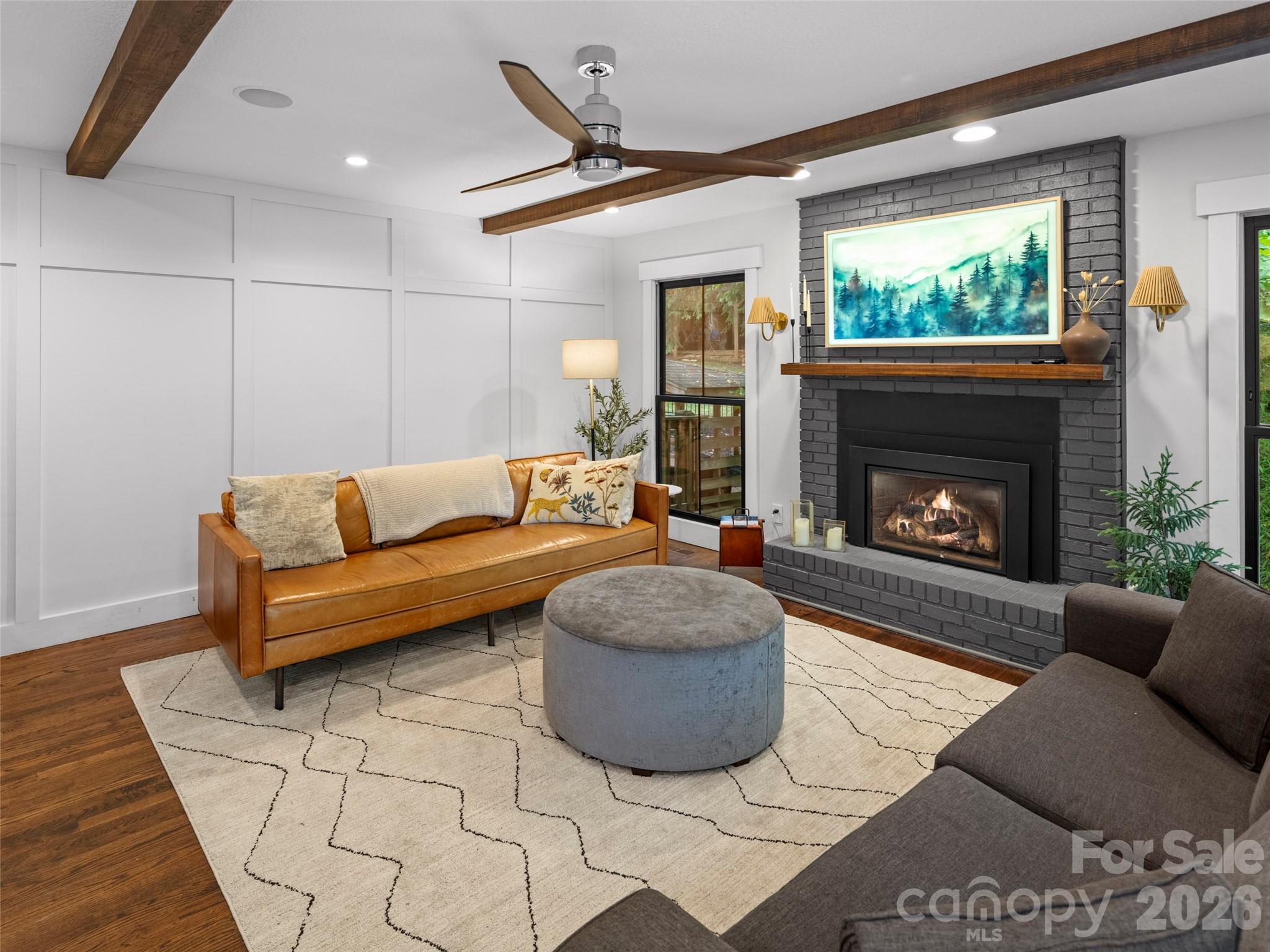 1130 New Castle Court Property Photo 14