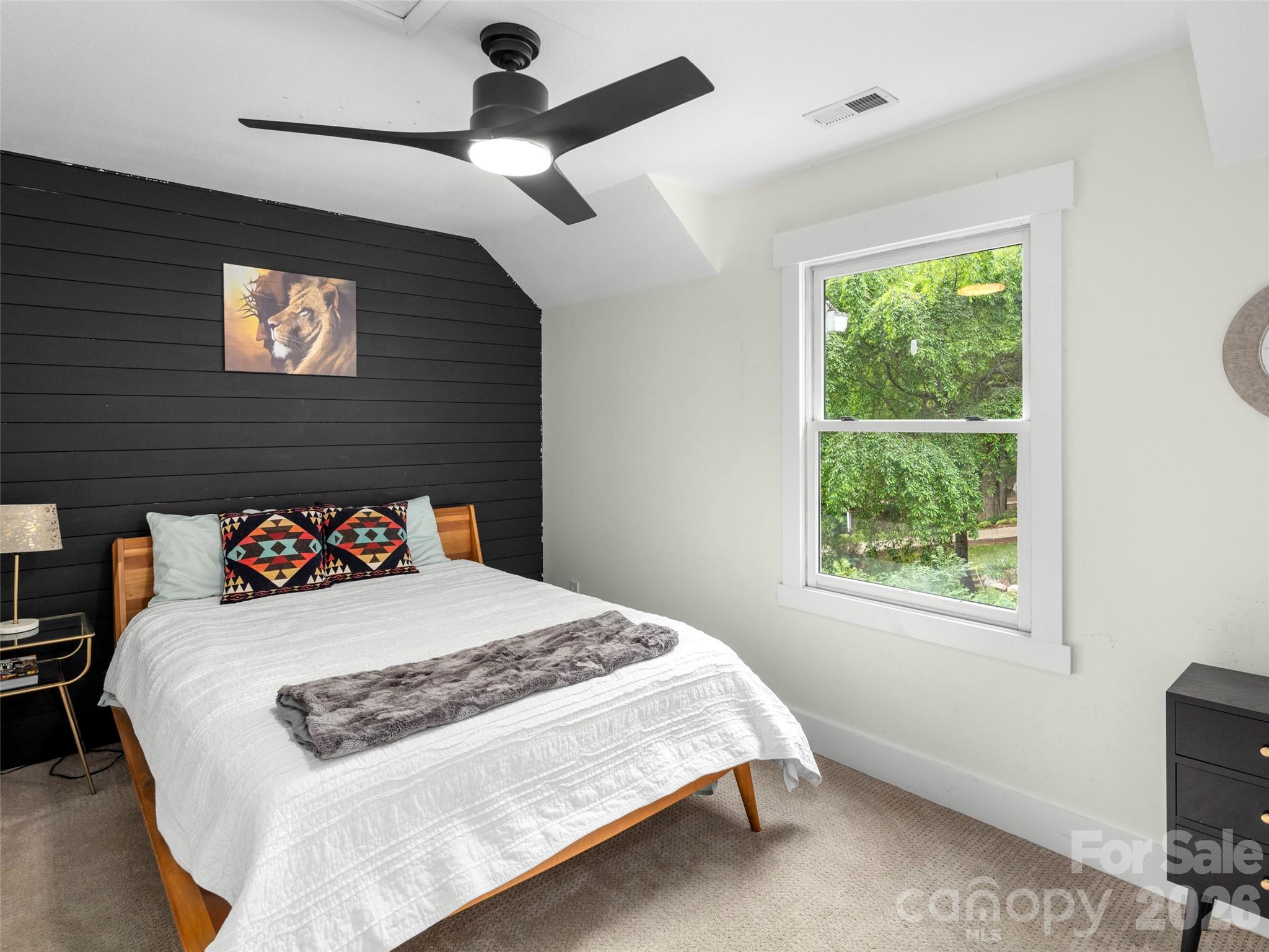 1130 New Castle Court Property Photo 19