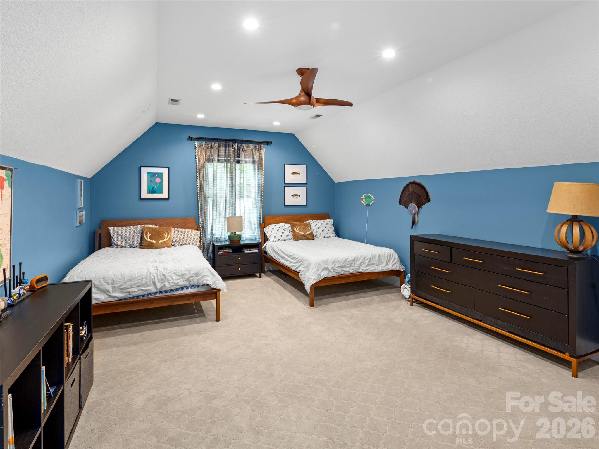 1130 New Castle Court Property Photo 20