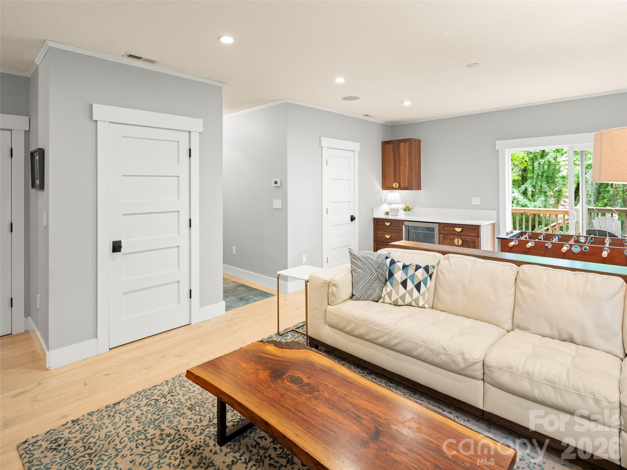 1130 New Castle Court Property Photo 23