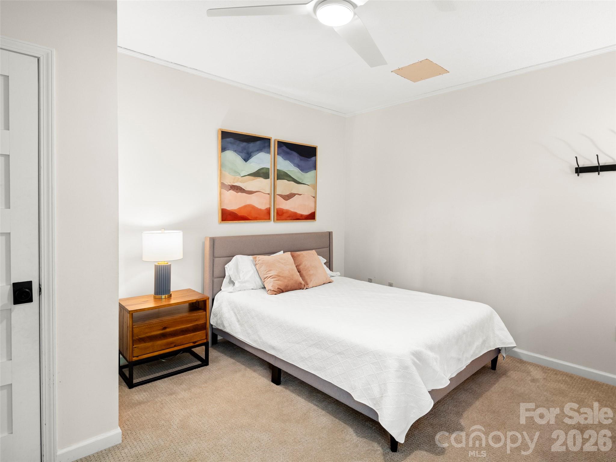 1130 New Castle Court Property Photo 26