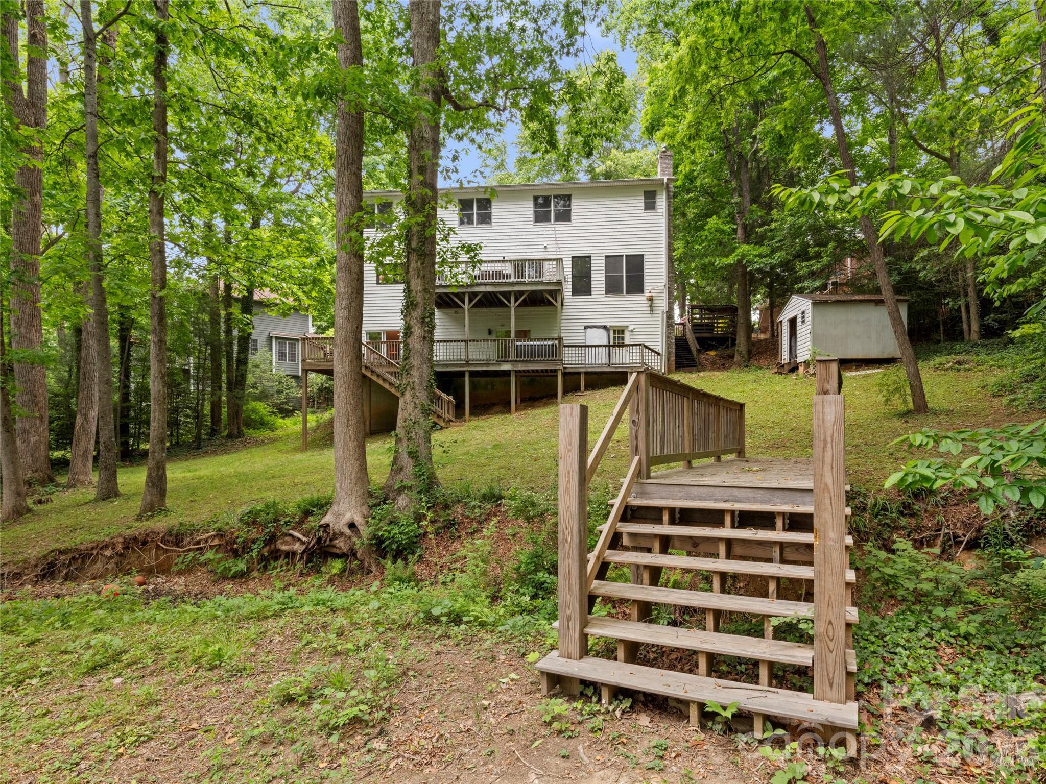 1130 New Castle Court Property Photo 27