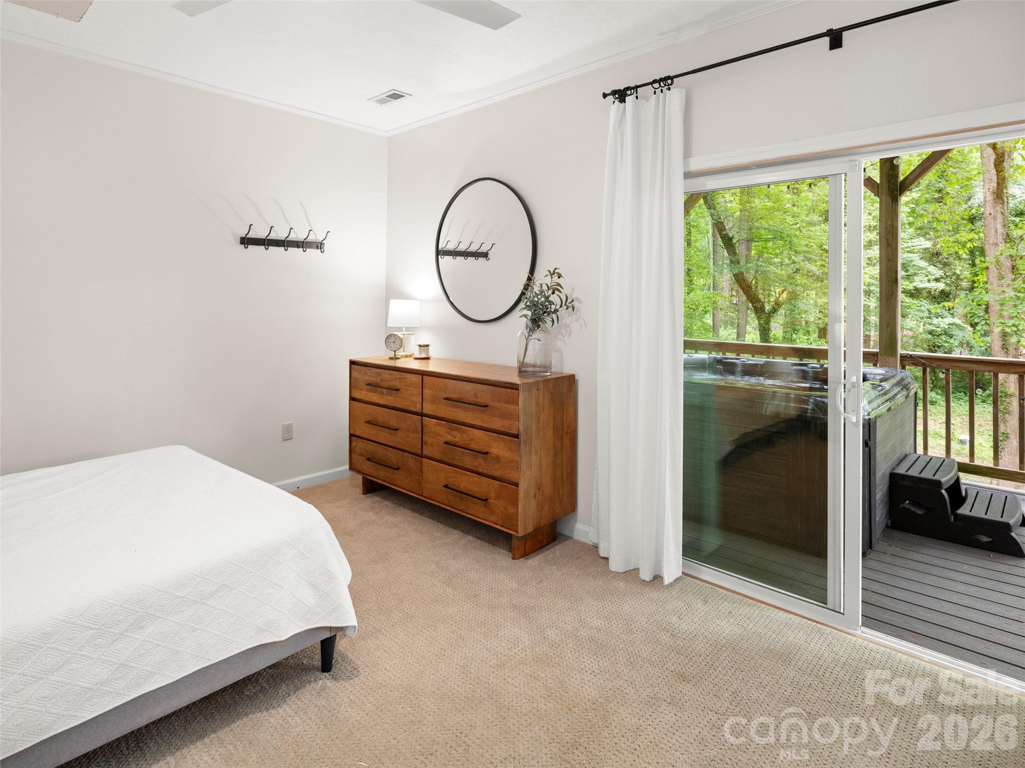 1130 New Castle Court Property Photo 29